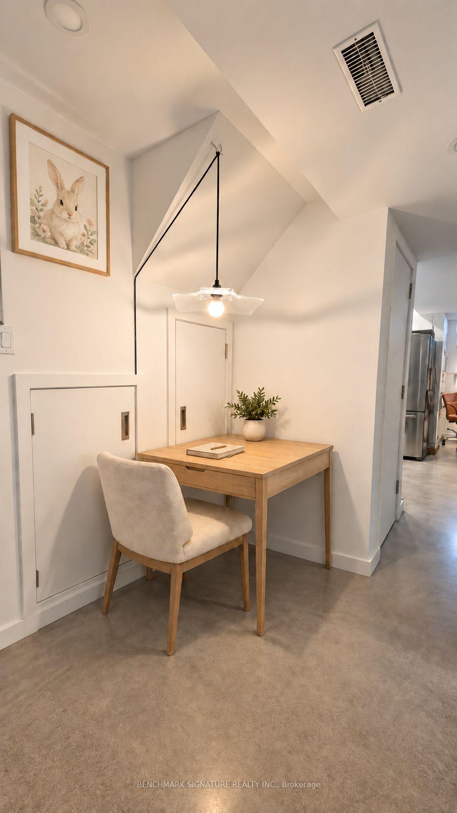 Photo 6 of Unit Lower, 301 Euclid Avenue, Toronto, Trinity-Bellwoods — HOMEH