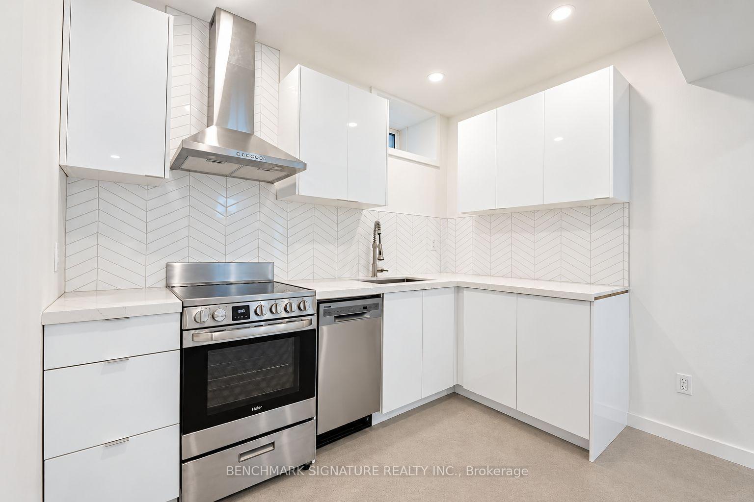 Photo 10 of Unit Lower, 301 Euclid Avenue, Toronto, Trinity-Bellwoods — HOMEH