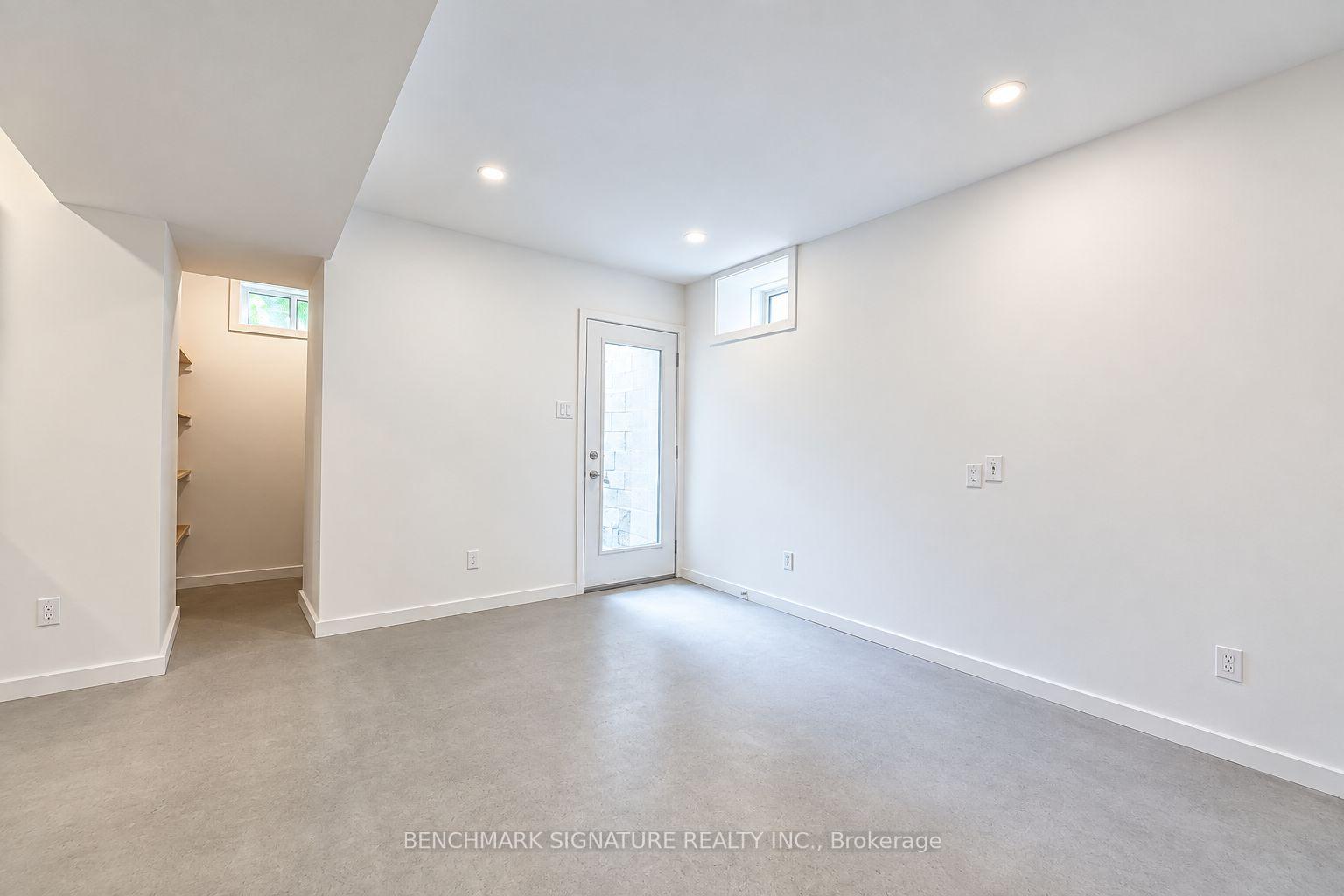 Photo 14 of Unit Lower, 301 Euclid Avenue, Toronto, Trinity-Bellwoods — HOMEH