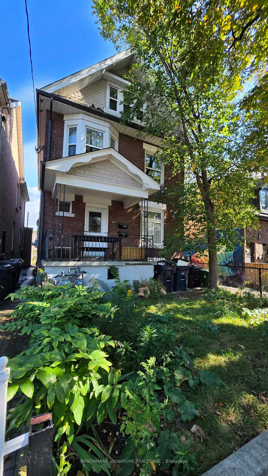 Photo 24 of Unit Lower, 301 Euclid Avenue, Toronto, Trinity-Bellwoods — HOMEH