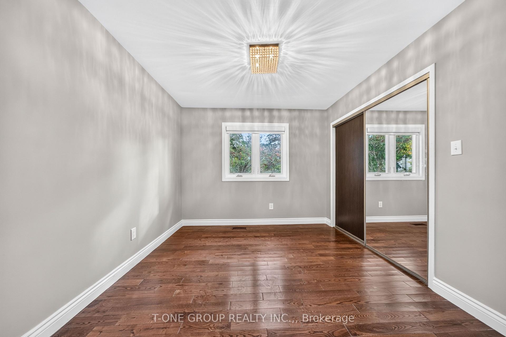 Photo 17 of 70 Hamilton Drive, Newmarket, Huron Heights-Leslie Valley — HOMEH