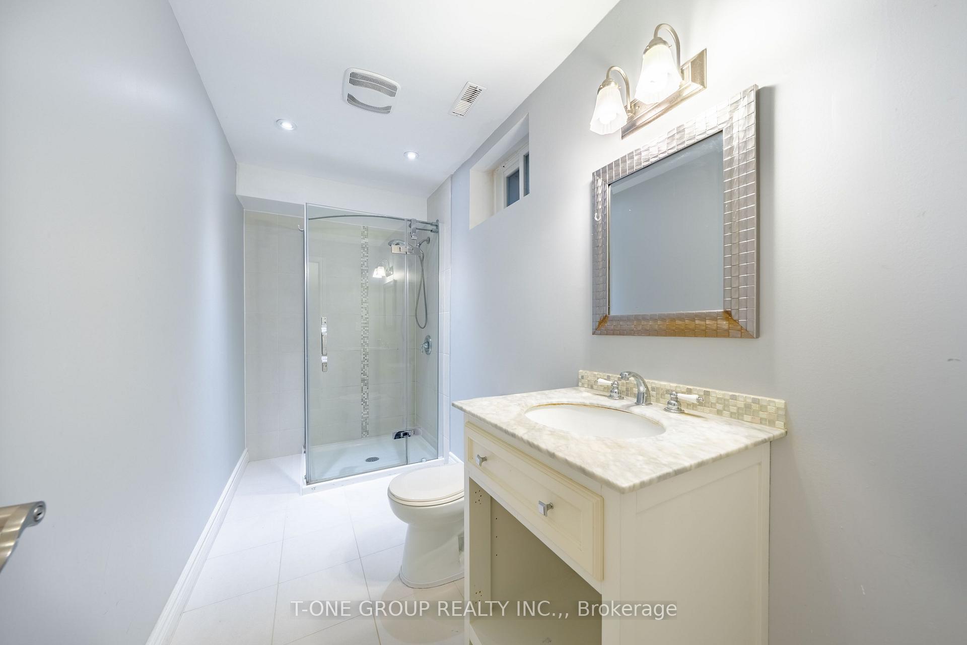 Photo 26 of 70 Hamilton Drive, Newmarket, Huron Heights-Leslie Valley — HOMEH