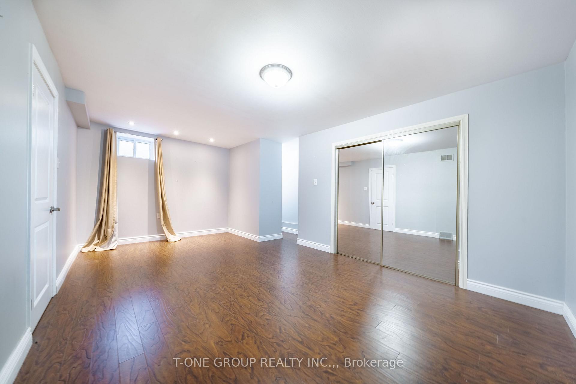 Photo 27 of 70 Hamilton Drive, Newmarket, Huron Heights-Leslie Valley — HOMEH