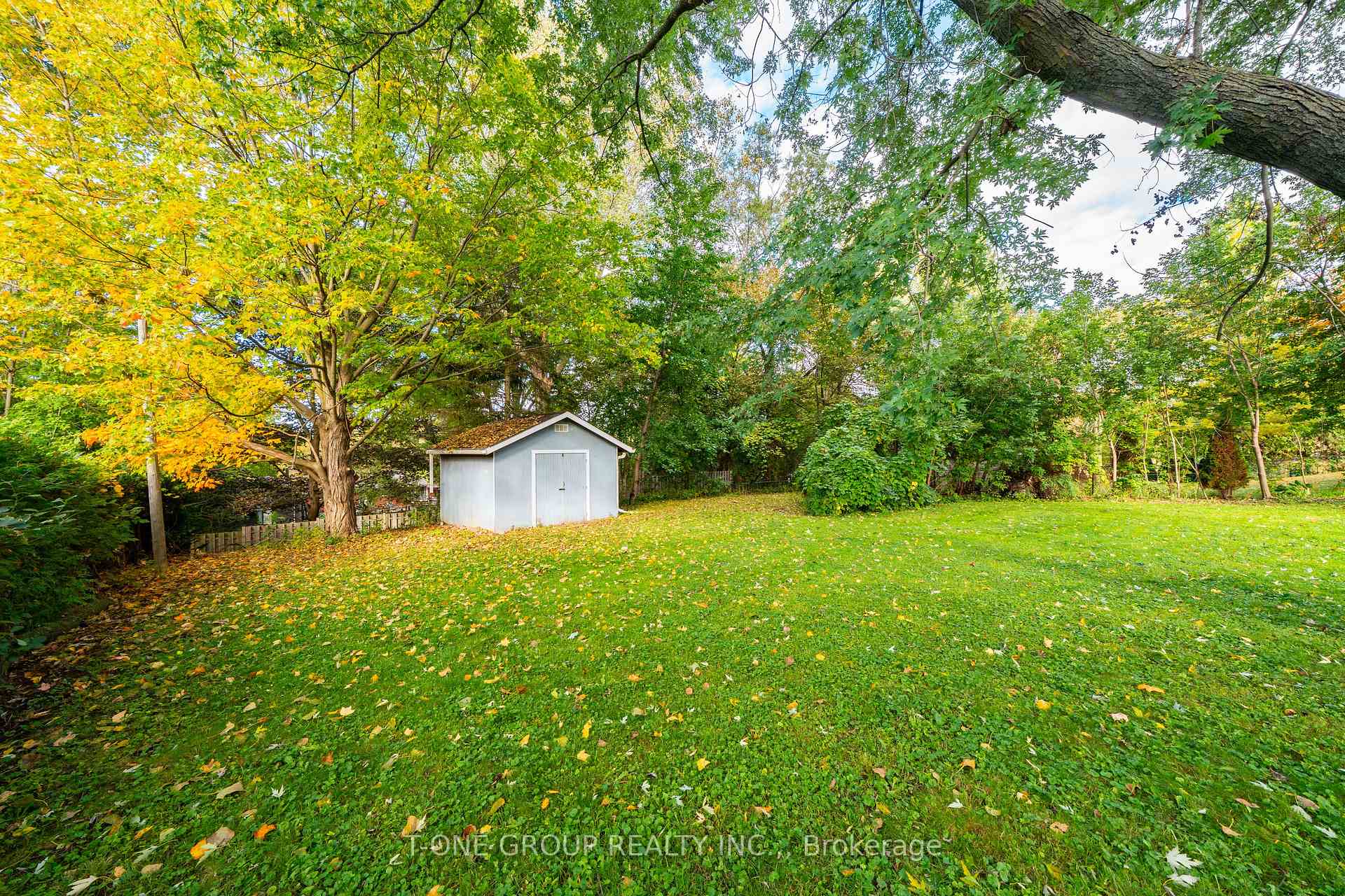 Photo 30 of 70 Hamilton Drive, Newmarket, Huron Heights-Leslie Valley — HOMEH
