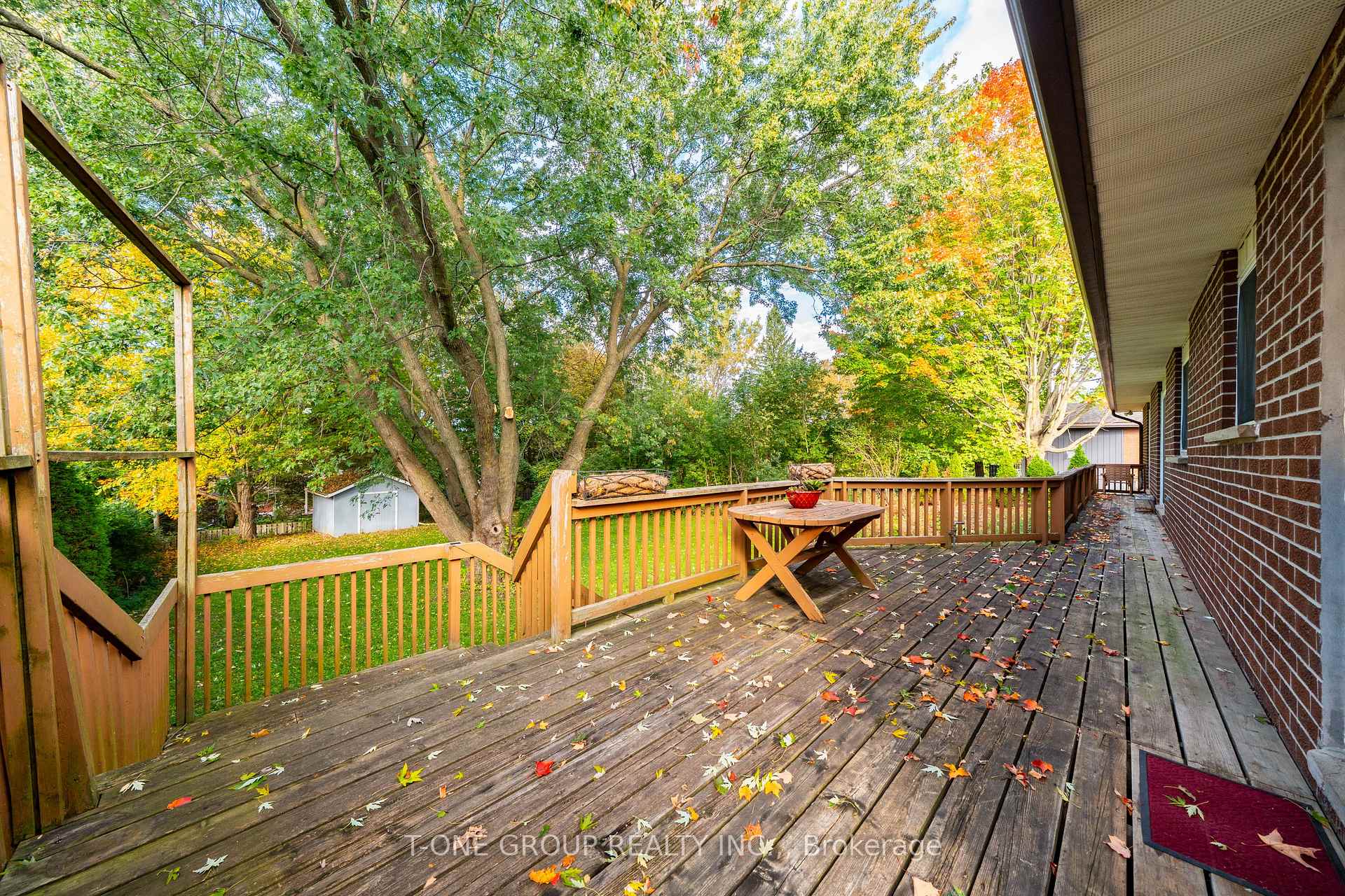 Photo 32 of 70 Hamilton Drive, Newmarket, Huron Heights-Leslie Valley — HOMEH