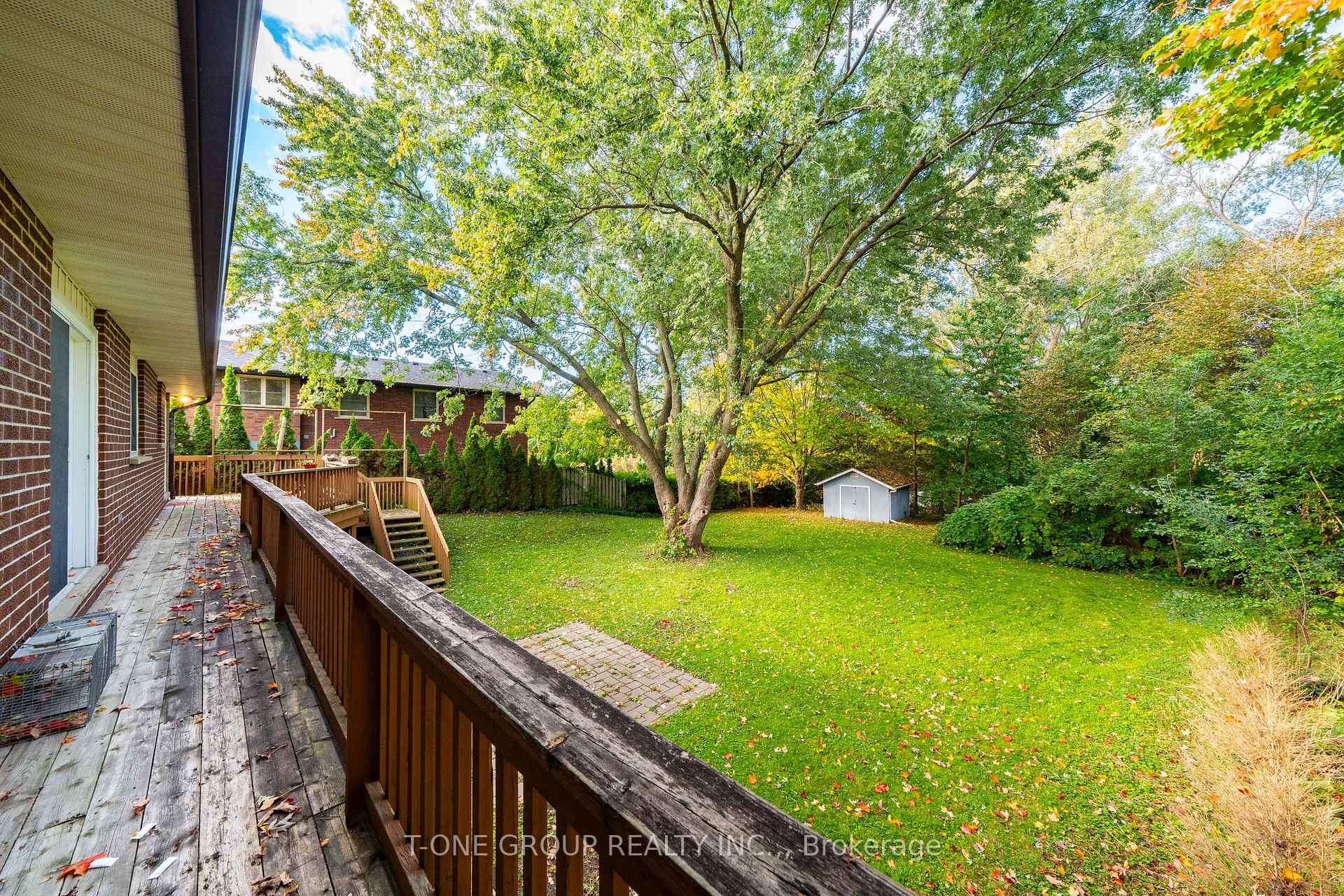 Photo 33 of 70 Hamilton Drive, Newmarket, Huron Heights-Leslie Valley — HOMEH
