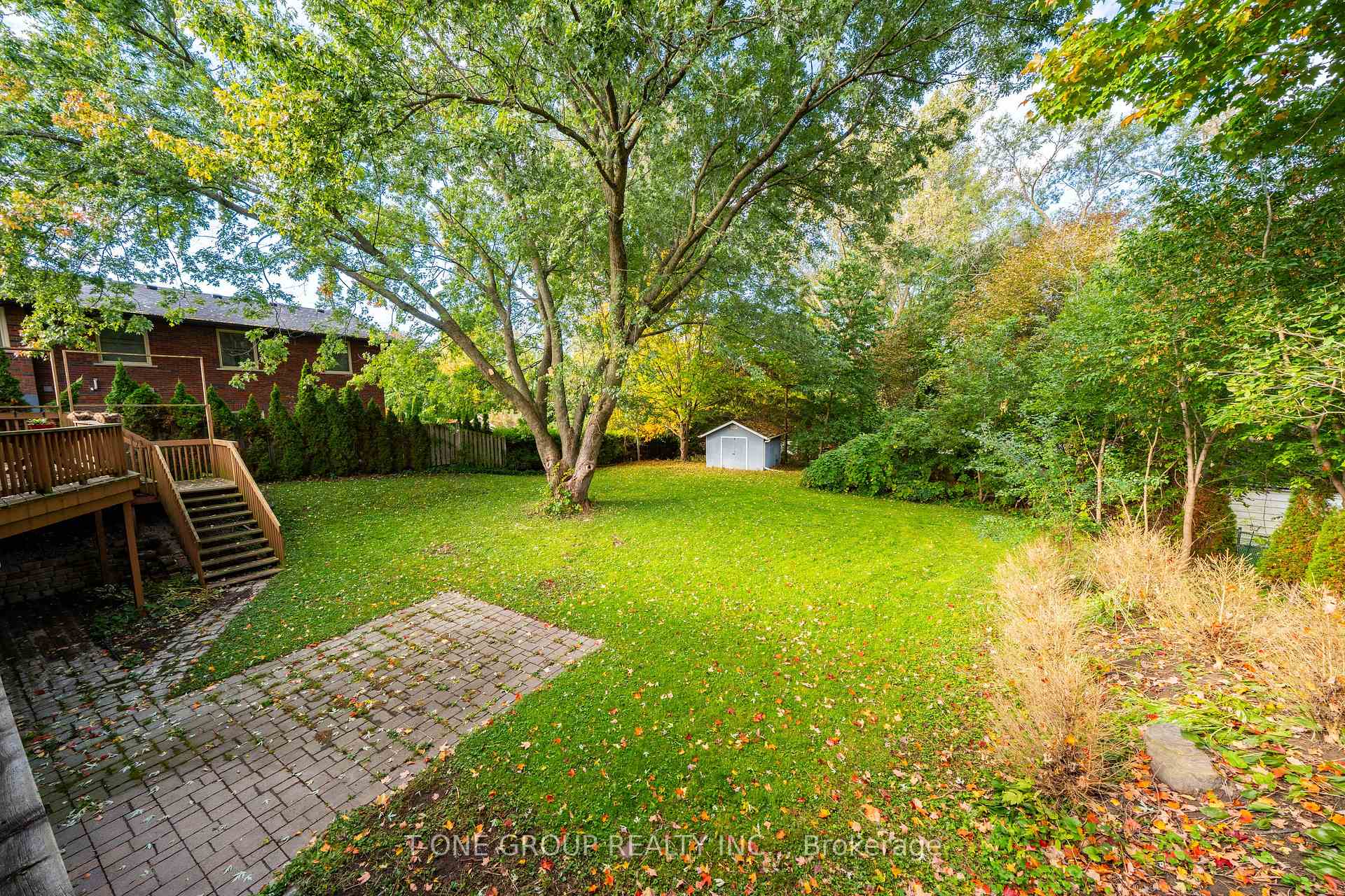 Photo 34 of 70 Hamilton Drive, Newmarket, Huron Heights-Leslie Valley — HOMEH