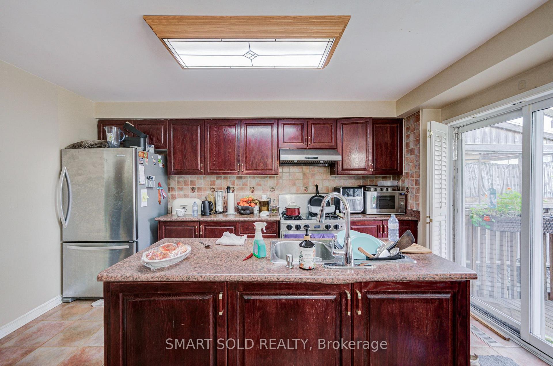 Photo 10 of 68 Harmony Road, Vaughan, Patterson — HOMEH