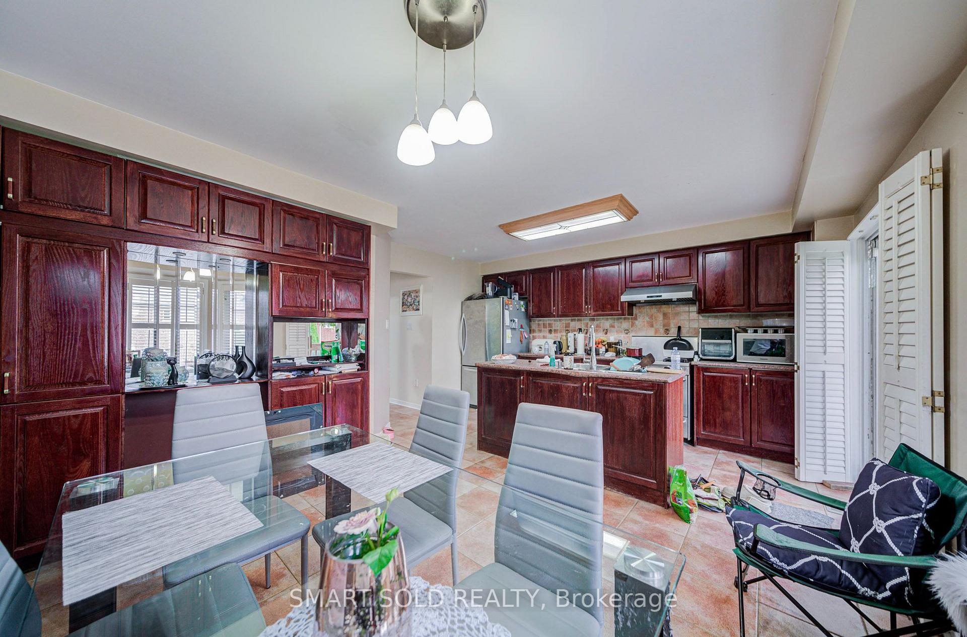 Photo 13 of 68 Harmony Road, Vaughan, Patterson — HOMEH