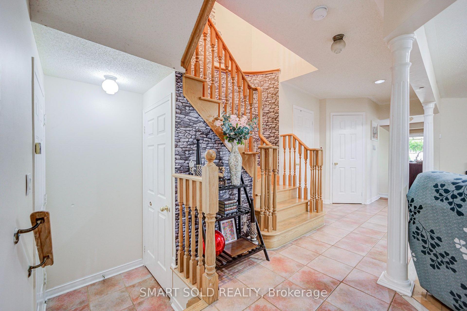 Photo 16 of 68 Harmony Road, Vaughan, Patterson — HOMEH