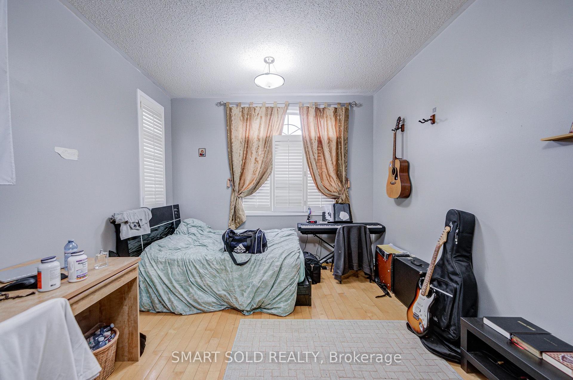 Photo 18 of 68 Harmony Road, Vaughan, Patterson — HOMEH