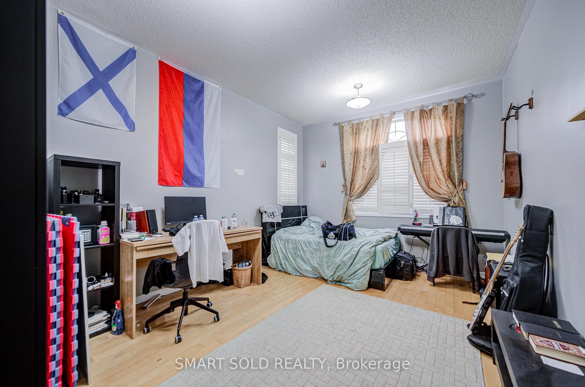 Photo 19 of 68 Harmony Road, Vaughan, Patterson — HOMEH