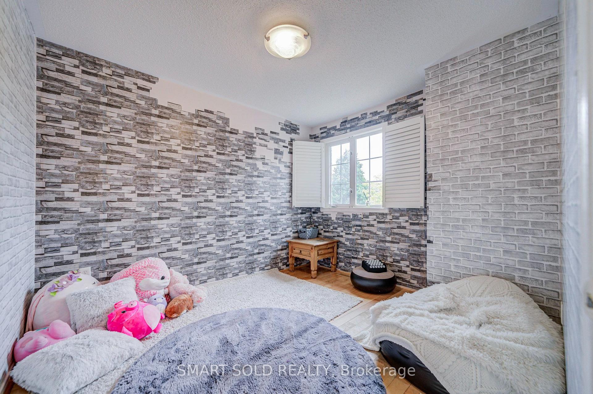 Photo 22 of 68 Harmony Road, Vaughan, Patterson — HOMEH