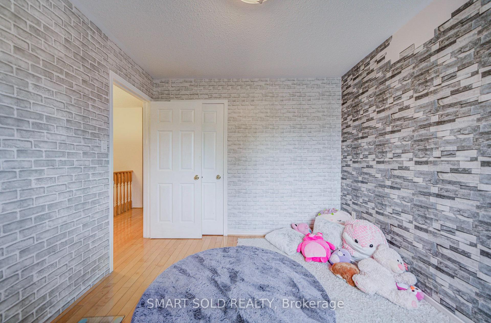 Photo 23 of 68 Harmony Road, Vaughan, Patterson — HOMEH