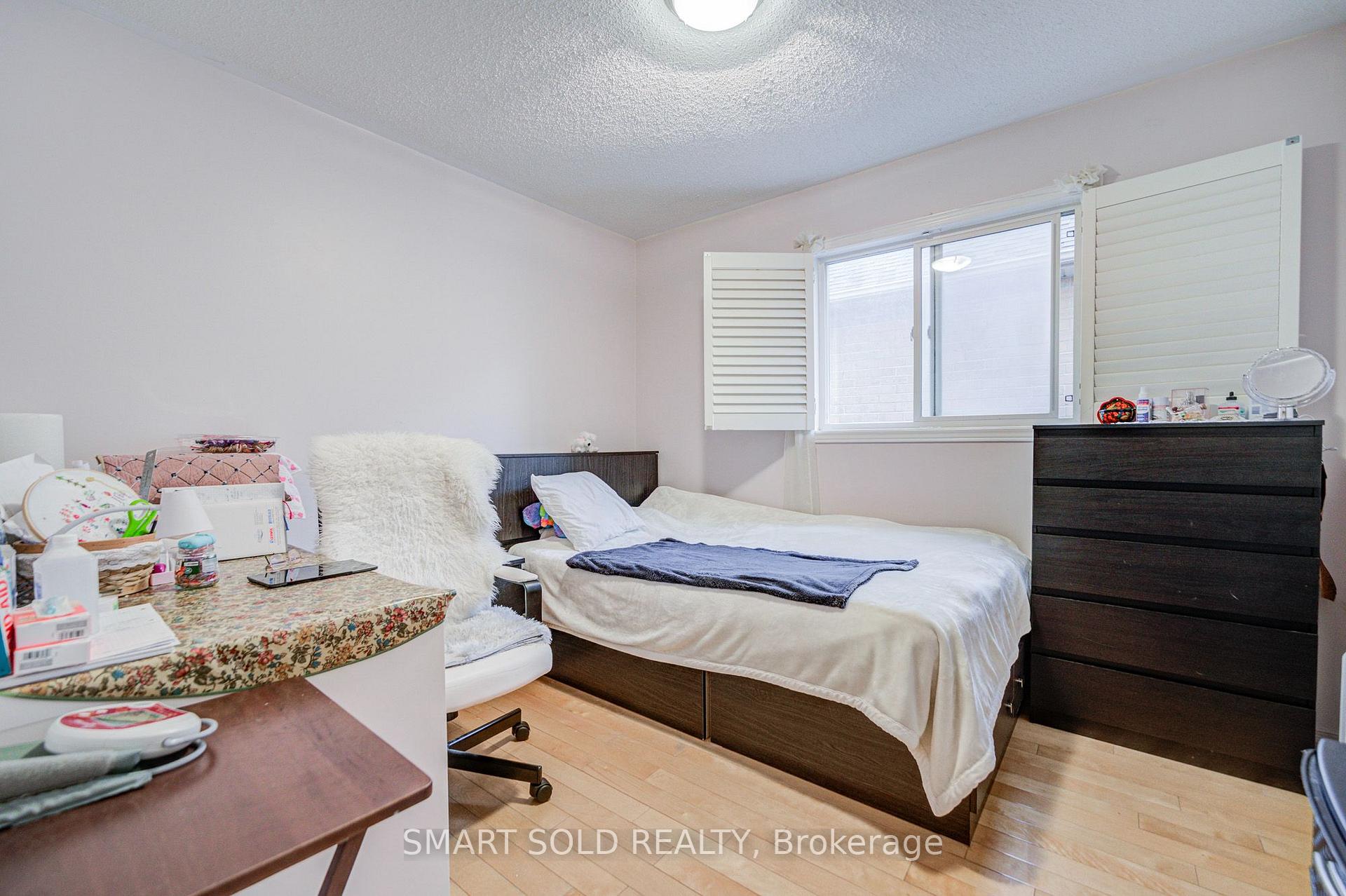 Photo 24 of 68 Harmony Road, Vaughan, Patterson — HOMEH