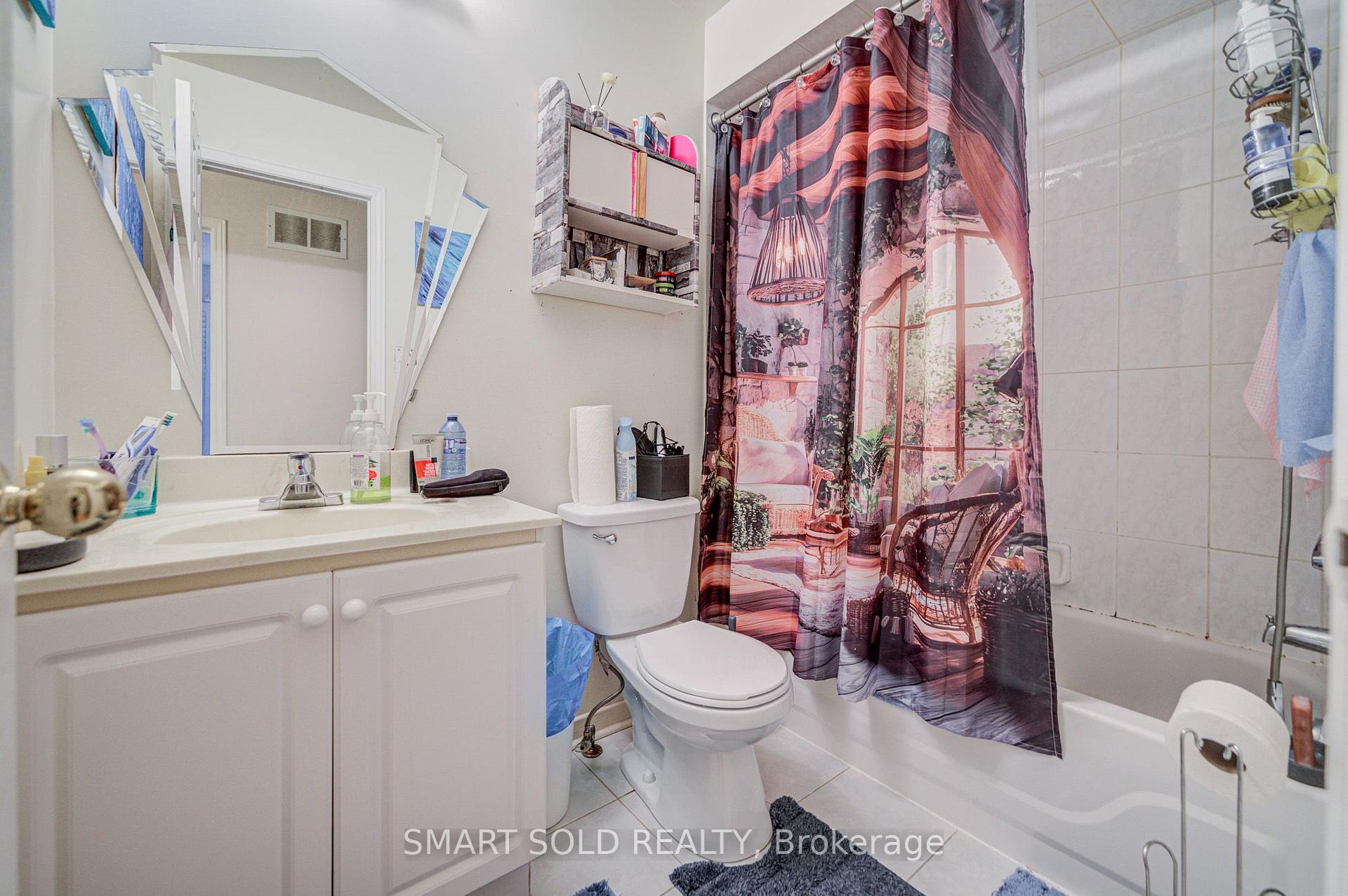 Photo 26 of 68 Harmony Road, Vaughan, Patterson — HOMEH