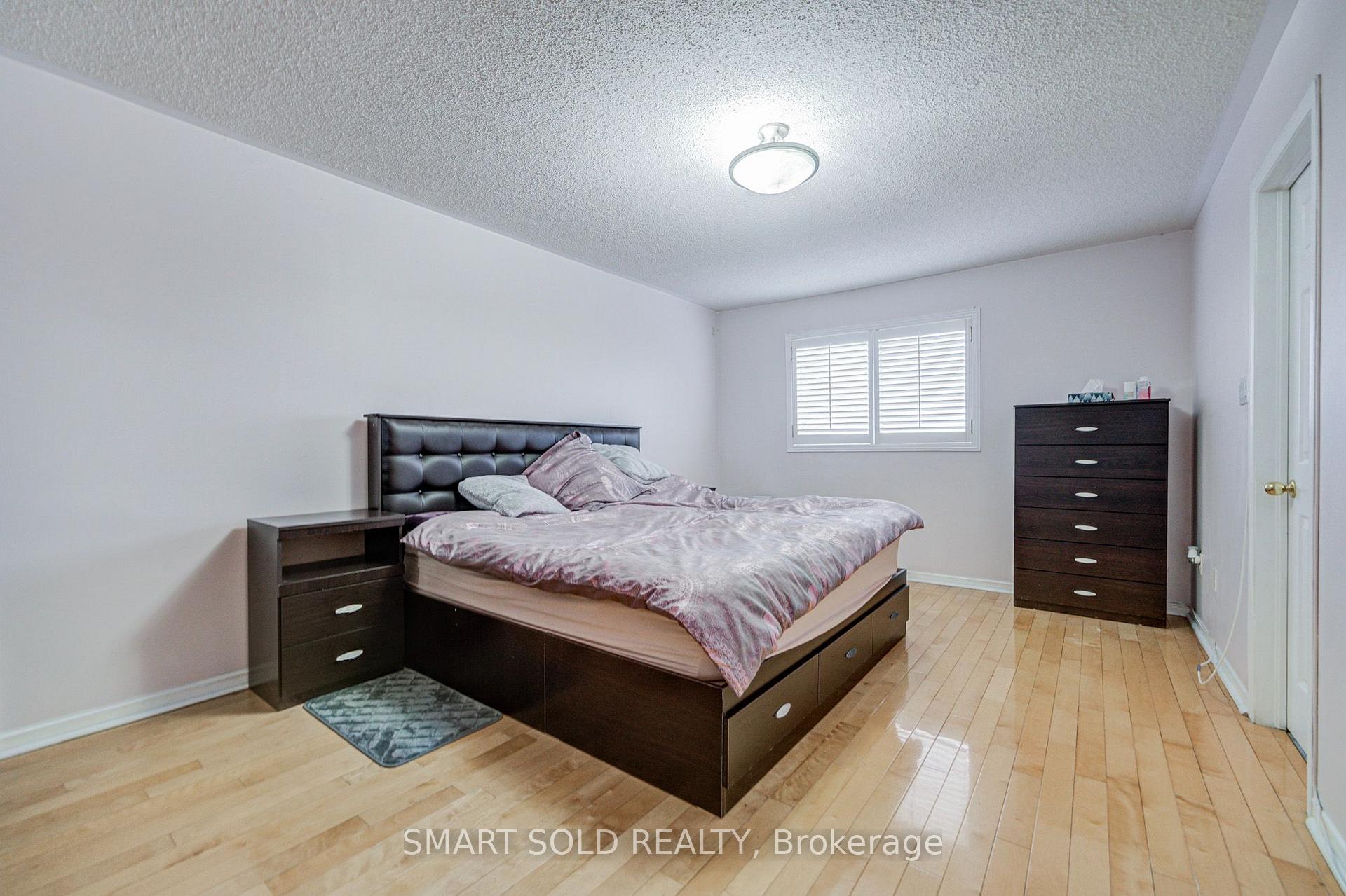 Photo 28 of 68 Harmony Road, Vaughan, Patterson — HOMEH