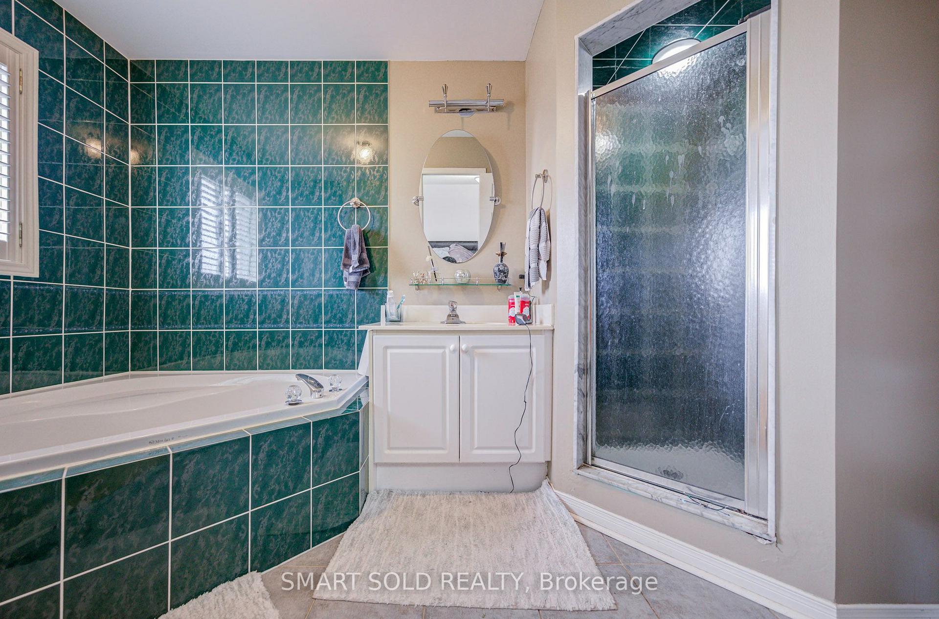 Photo 30 of 68 Harmony Road, Vaughan, Patterson — HOMEH