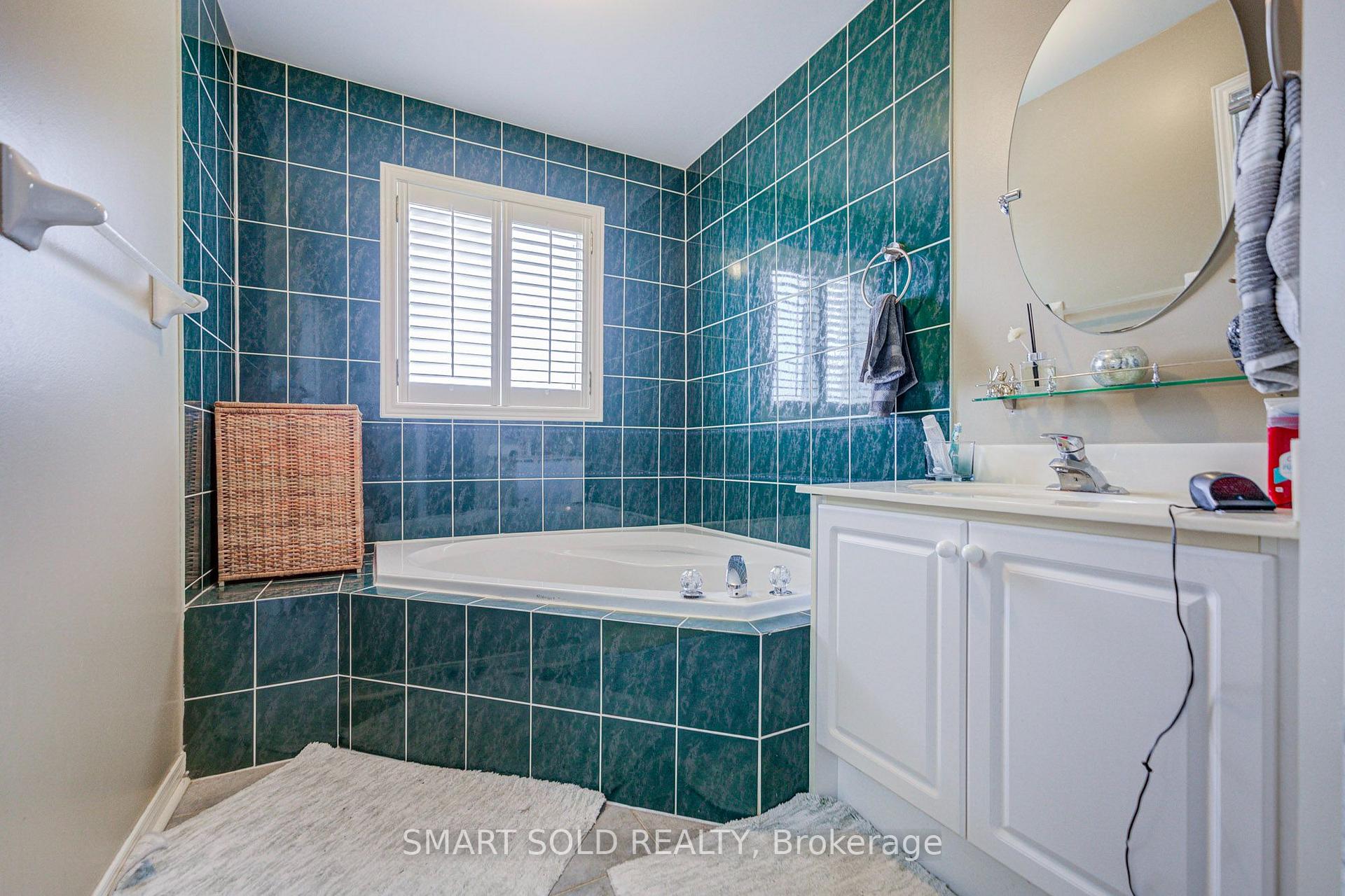 Photo 31 of 68 Harmony Road, Vaughan, Patterson — HOMEH