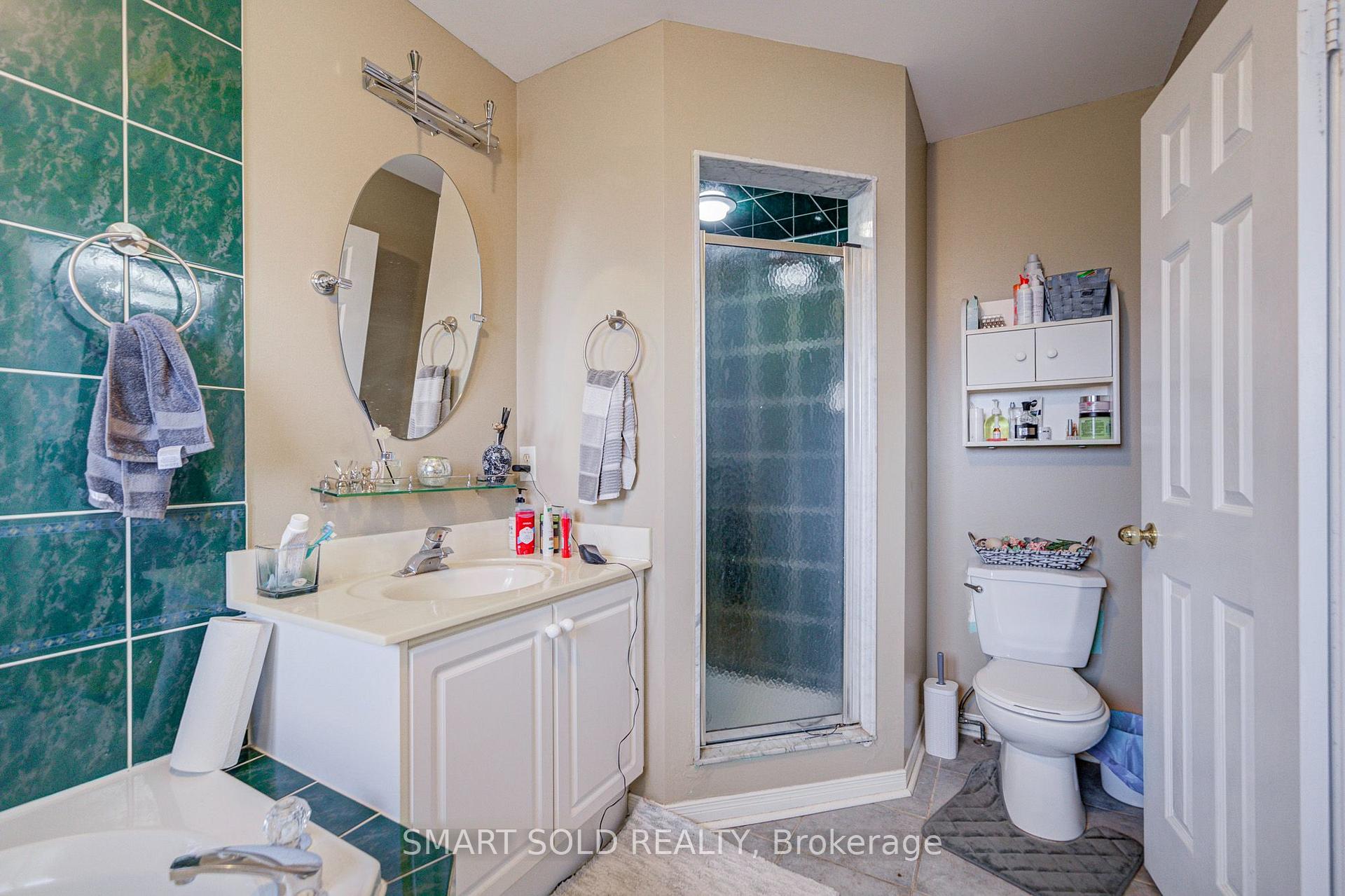 Photo 32 of 68 Harmony Road, Vaughan, Patterson — HOMEH