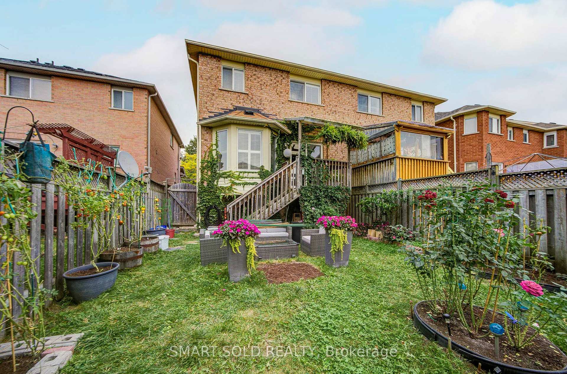 Photo 39 of 68 Harmony Road, Vaughan, Patterson — HOMEH