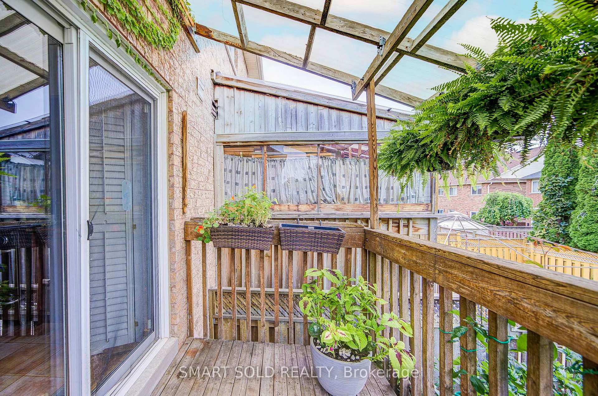Photo 42 of 68 Harmony Road, Vaughan, Patterson — HOMEH