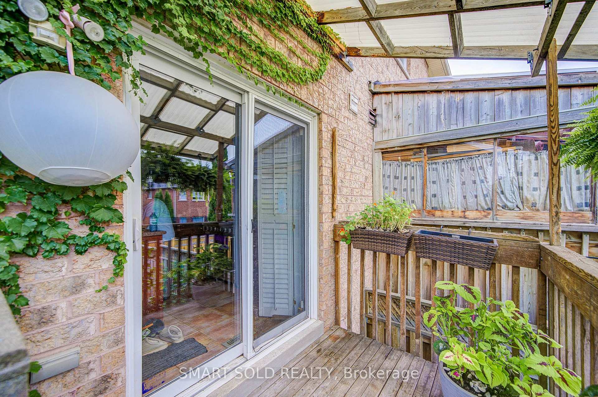 Photo 43 of 68 Harmony Road, Vaughan, Patterson — HOMEH