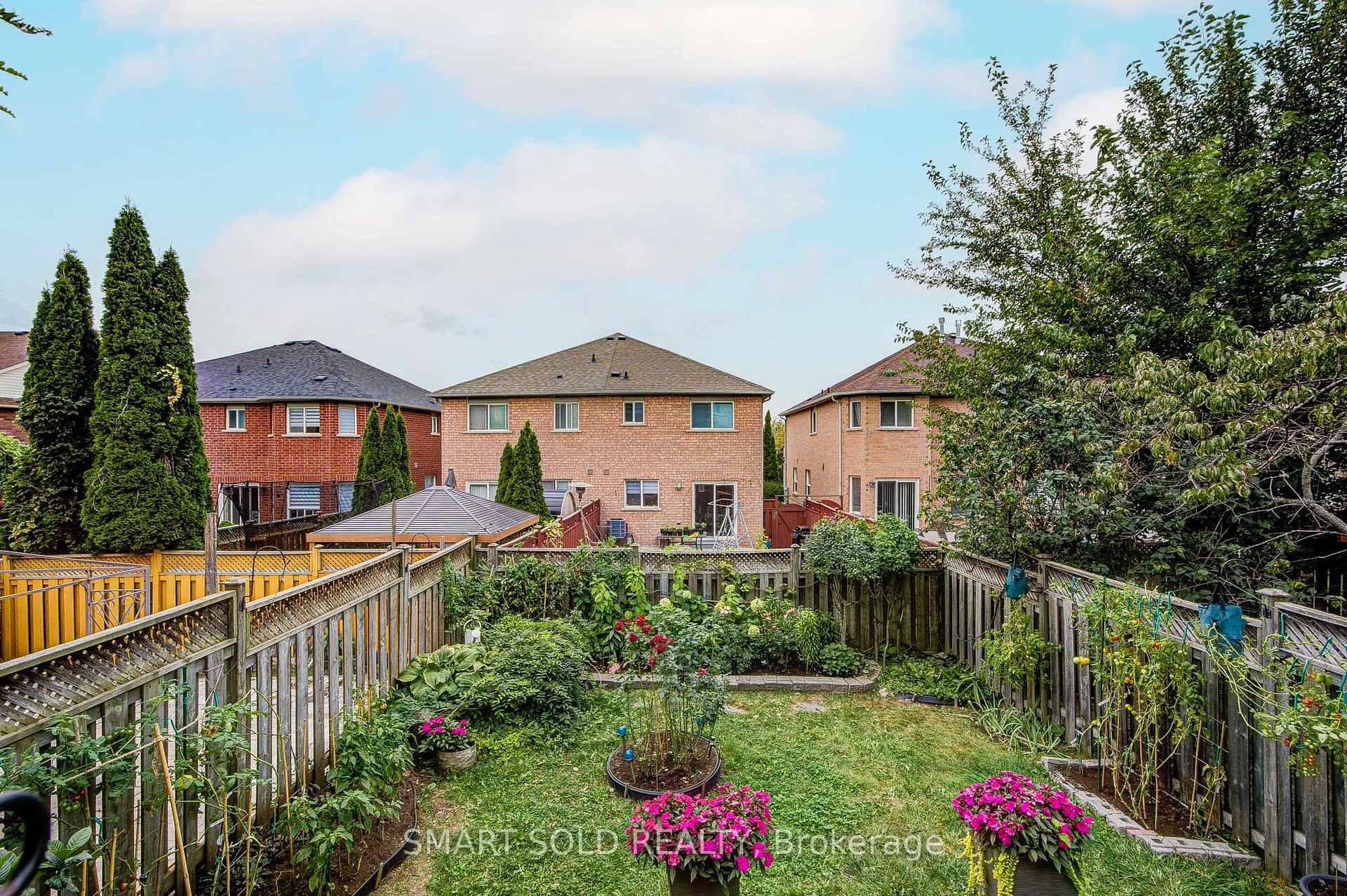 Photo 44 of 68 Harmony Road, Vaughan, Patterson — HOMEH