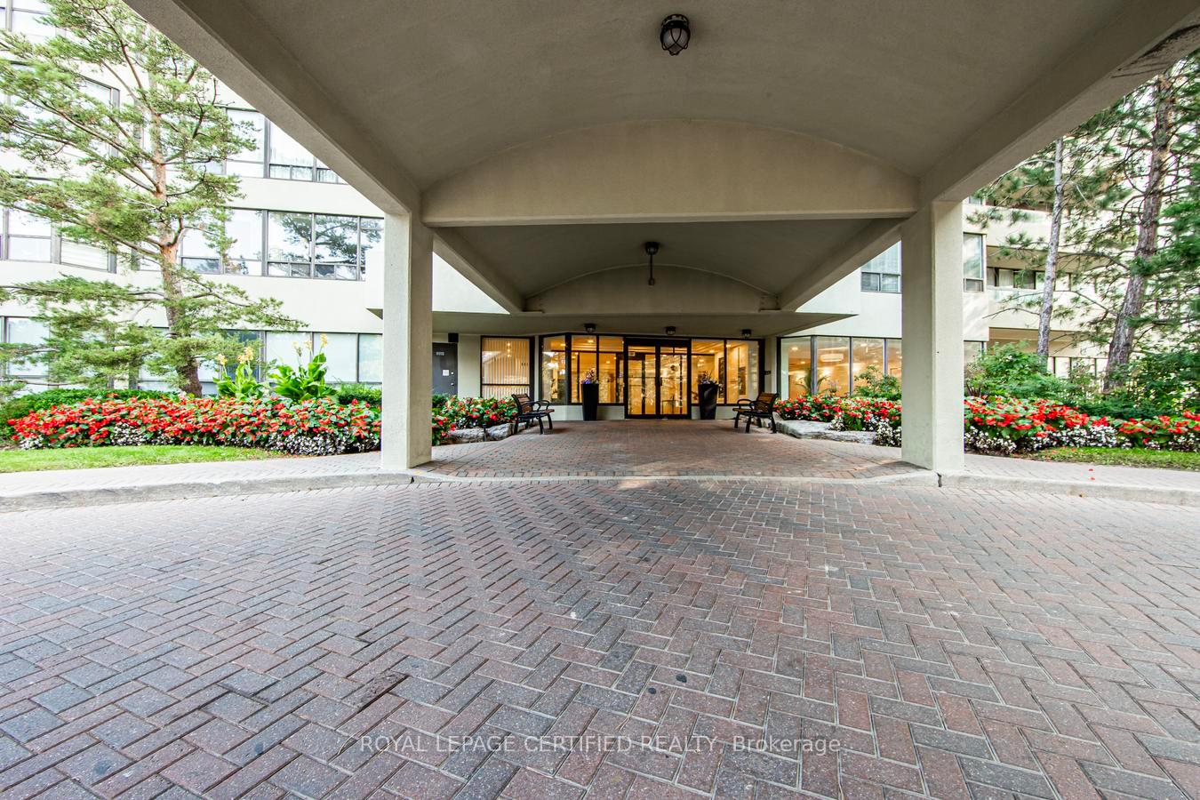 Photo 4 of Unit 2107, 22 Hanover Road, Brampton, Queen Street Corridor — HOMEH