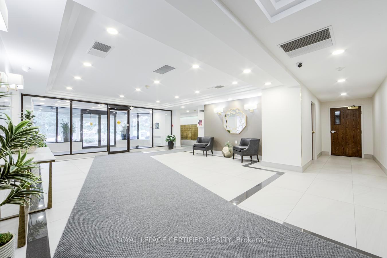 Photo 5 of Unit 2107, 22 Hanover Road, Brampton, Queen Street Corridor — HOMEH