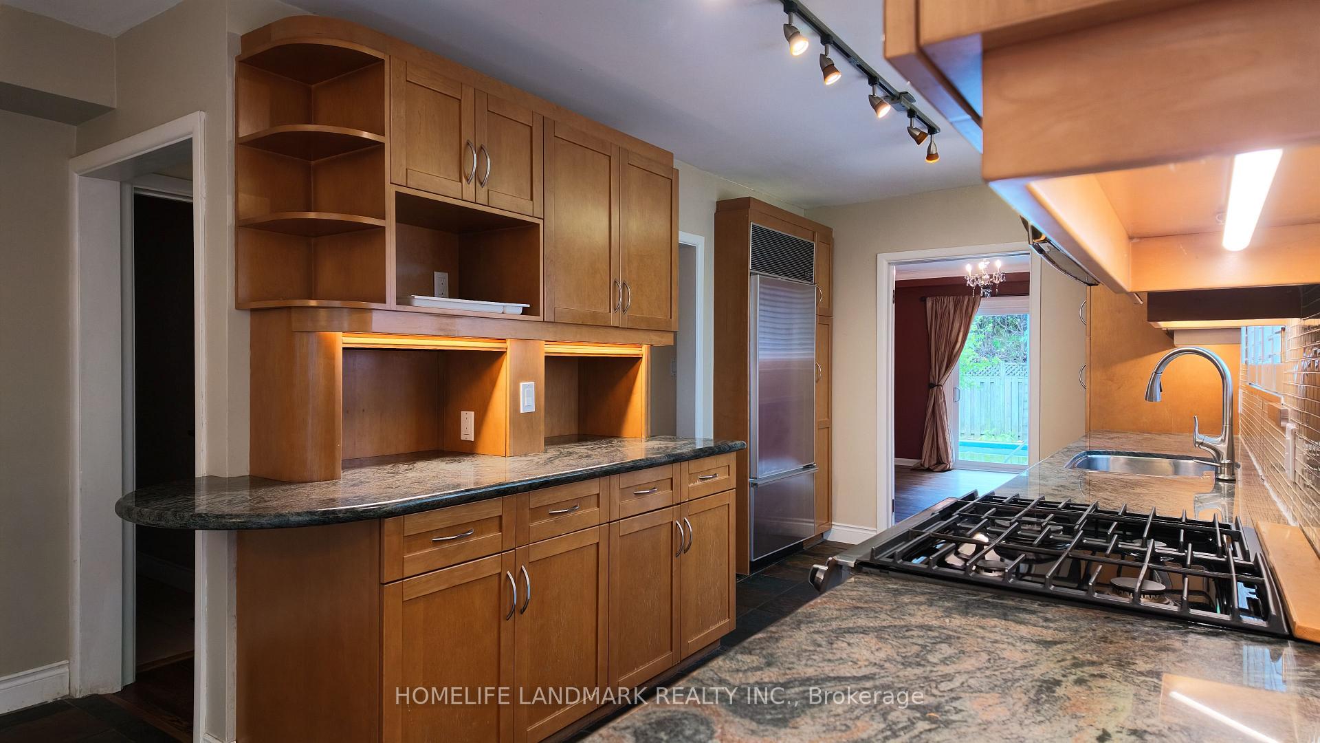 Photo 7 of 1 Montressor Drive, North York, St. Andrew-Windfields — HOMEH