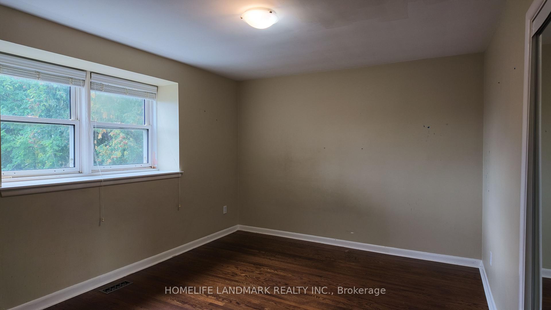 Photo 17 of 1 Montressor Drive, North York, St. Andrew-Windfields — HOMEH