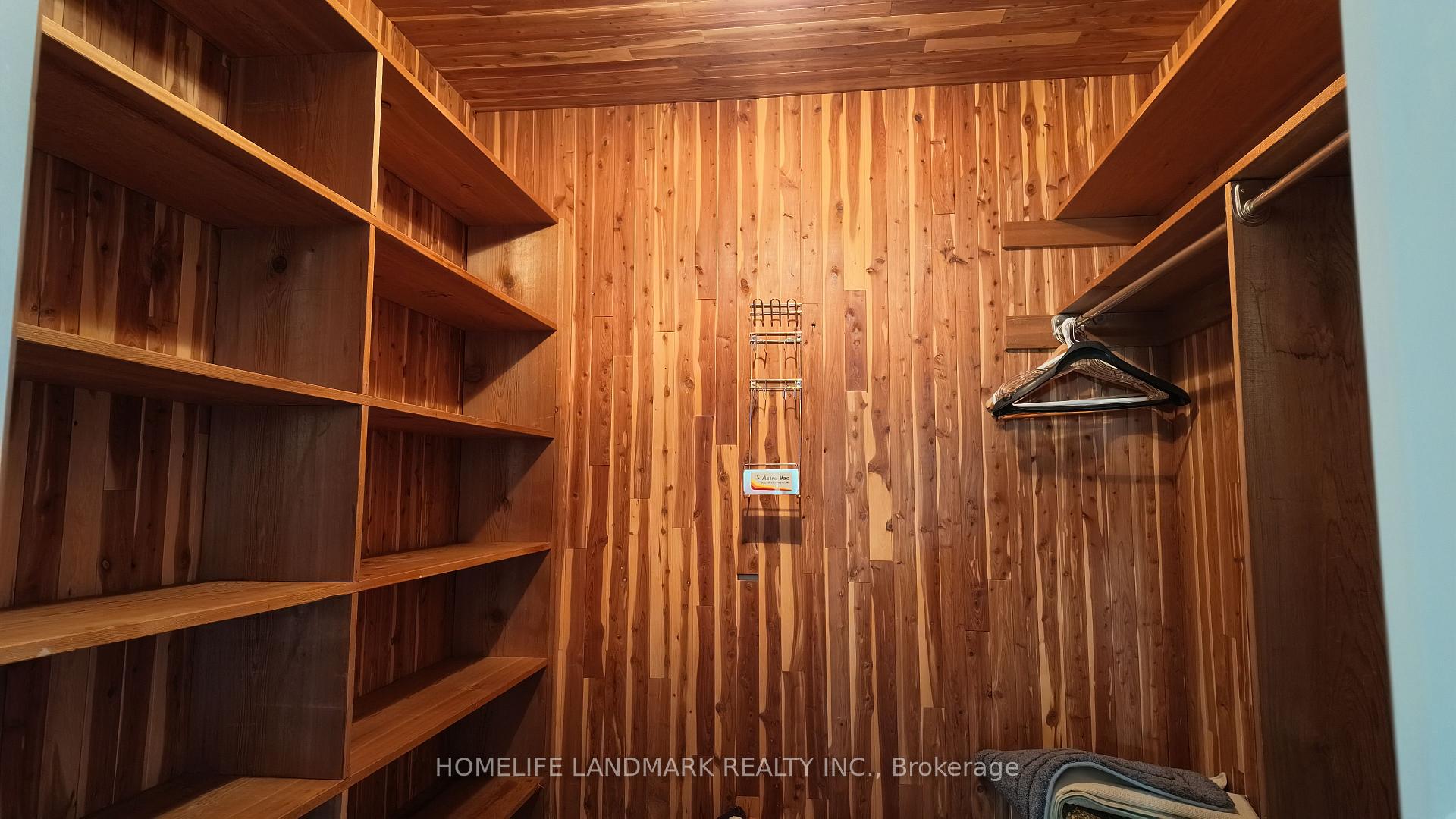 Photo 19 of 1 Montressor Drive, North York, St. Andrew-Windfields — HOMEH