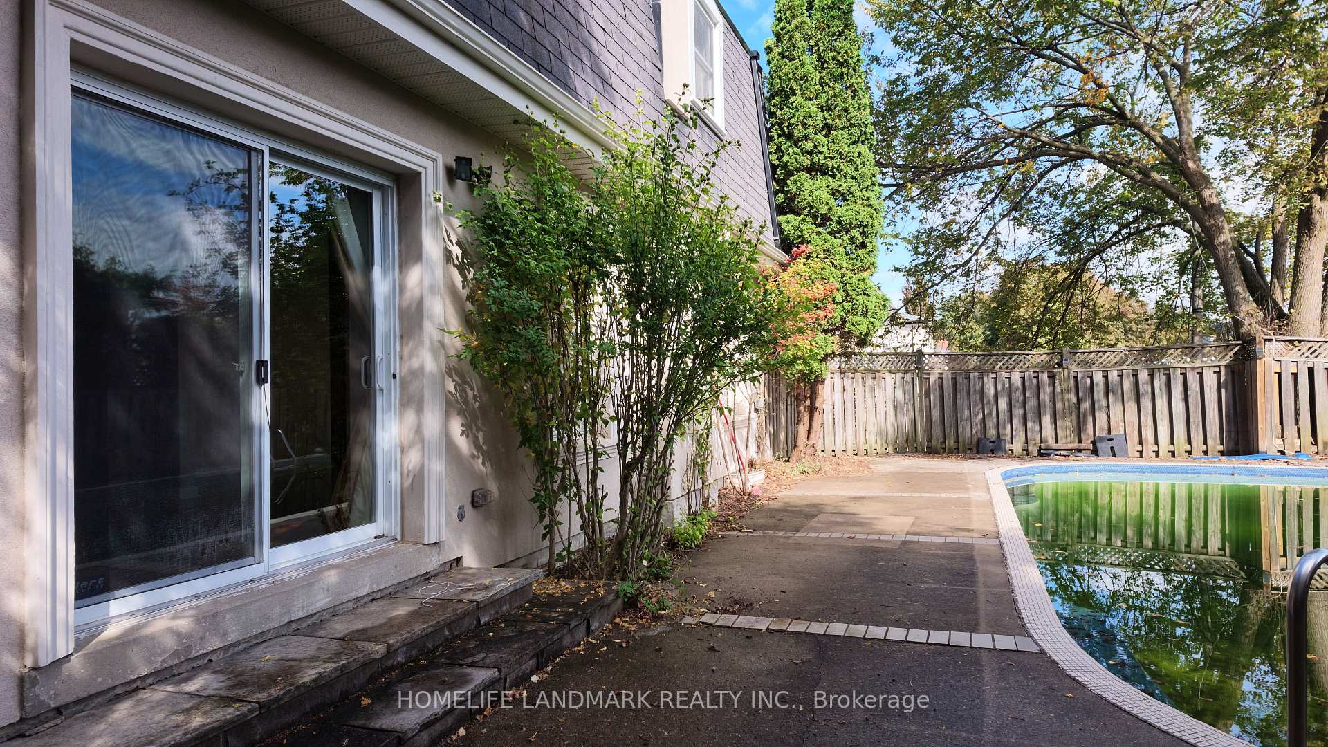Photo 26 of 1 Montressor Drive, North York, St. Andrew-Windfields — HOMEH