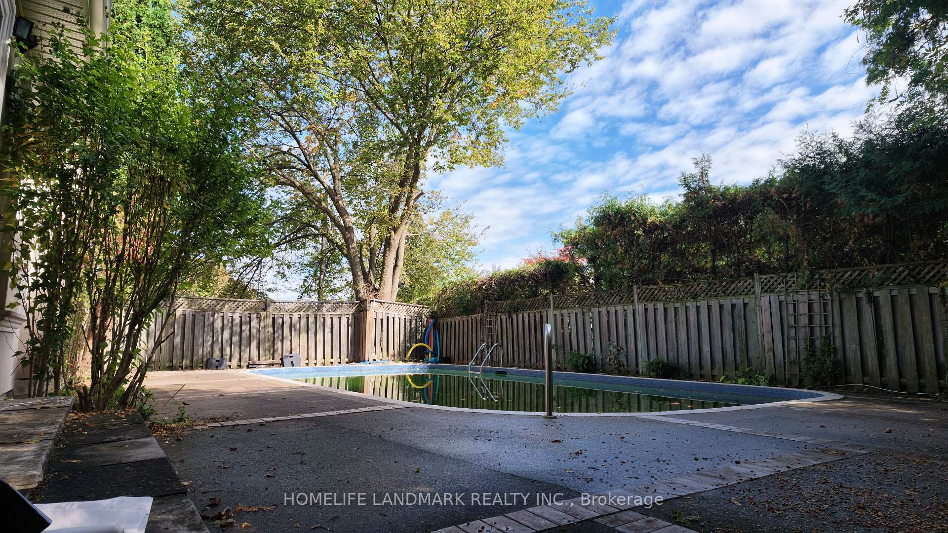 Photo 27 of 1 Montressor Drive, North York, St. Andrew-Windfields — HOMEH