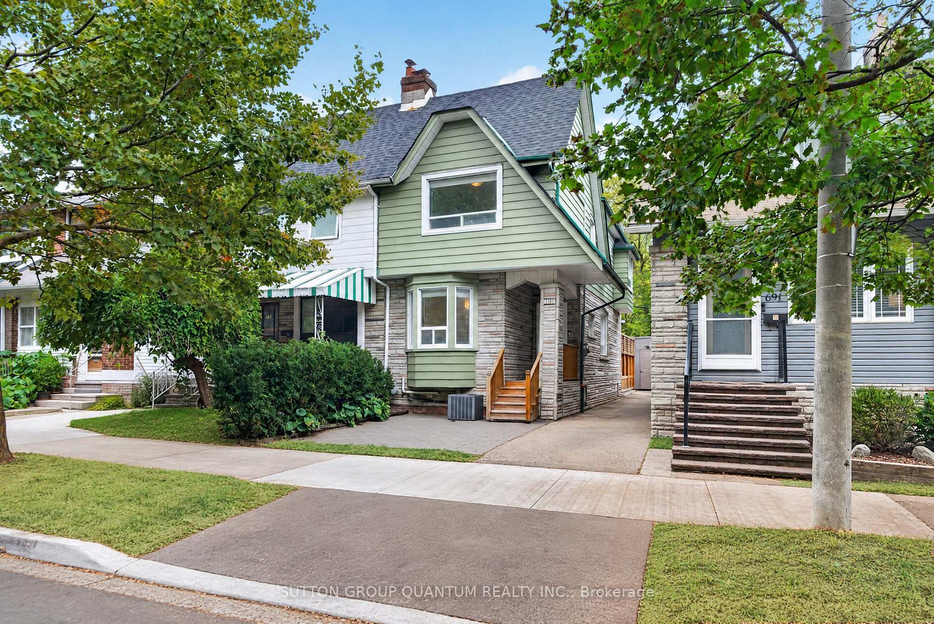 Front of 693 Greenwood Avenue