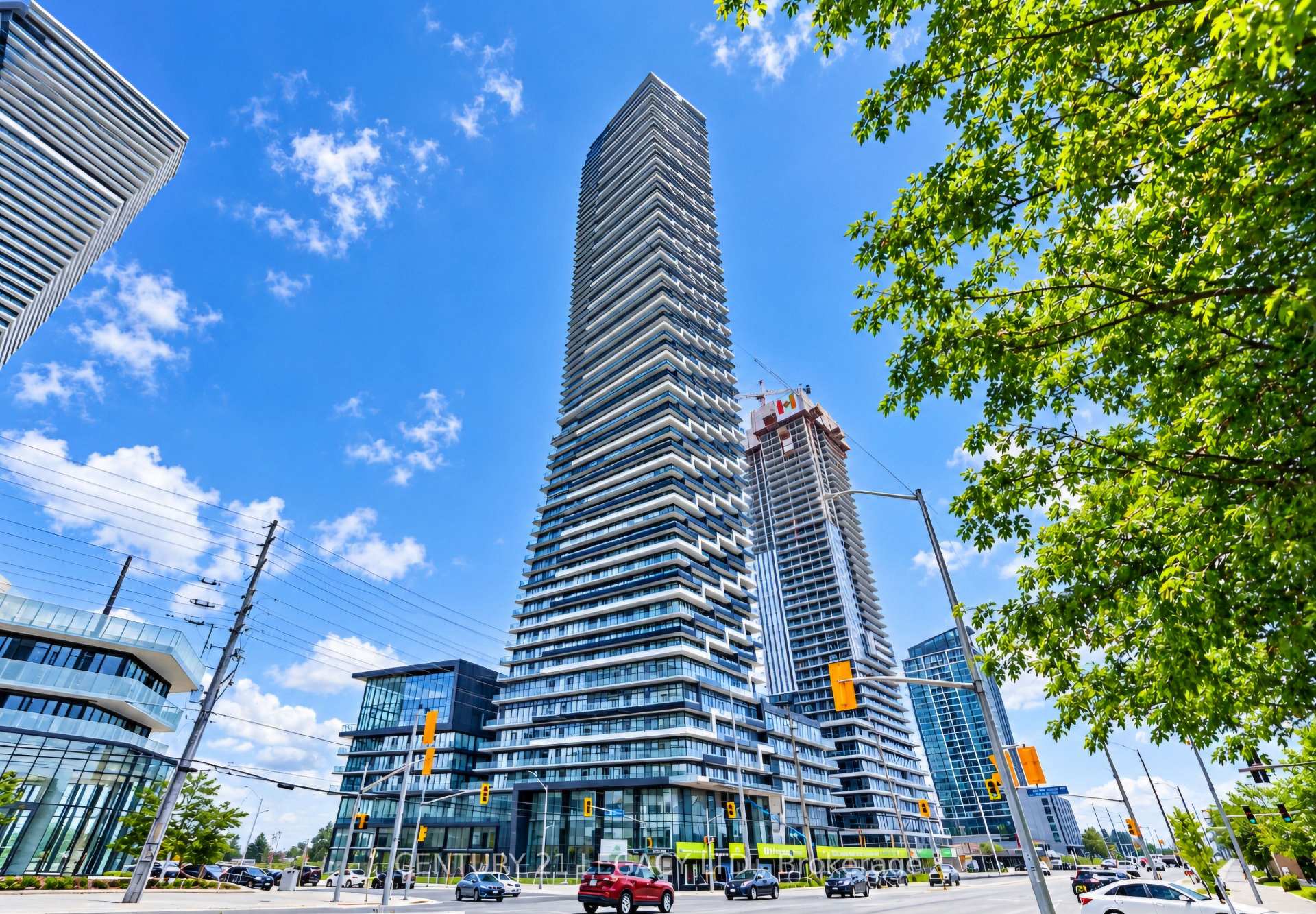 Front of Unit 7505, 448 Burnhamthorpe Road W