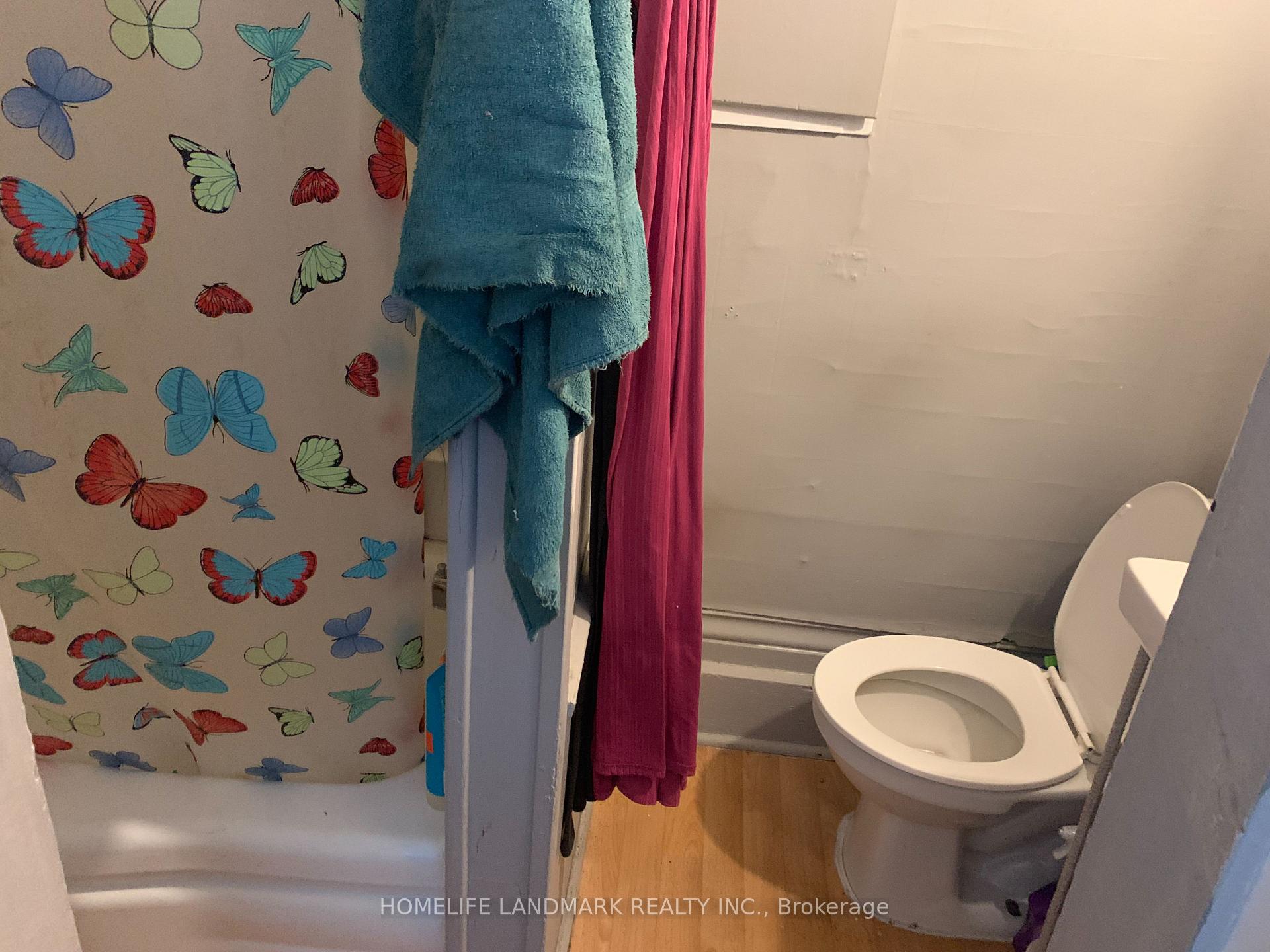 Photo 5 of Unit 6, 2 Bascom Street S, Uxbridge — HOMEH