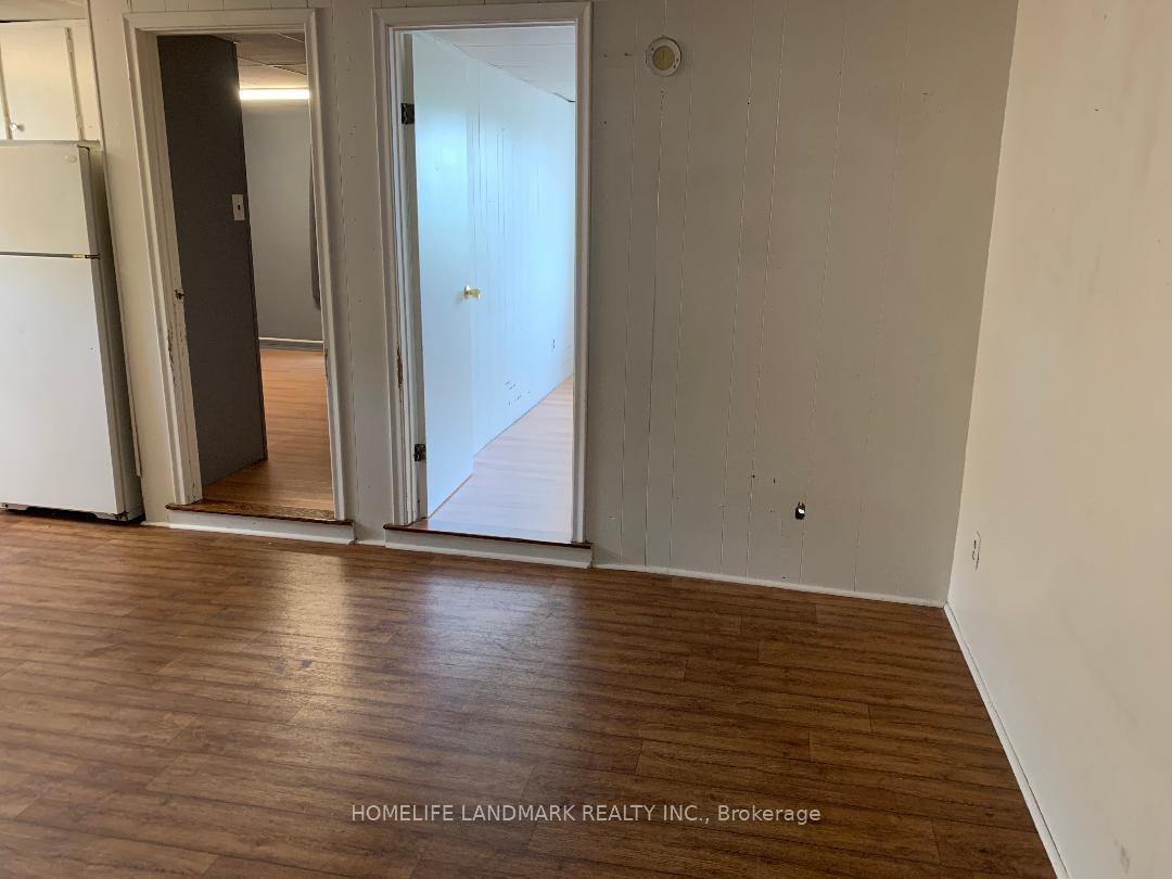 Photo 5 of Unit 9, 2 Bascom Street S, Uxbridge — HOMEH