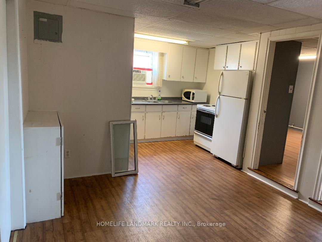 Photo 6 of Unit 9, 2 Bascom Street S, Uxbridge — HOMEH