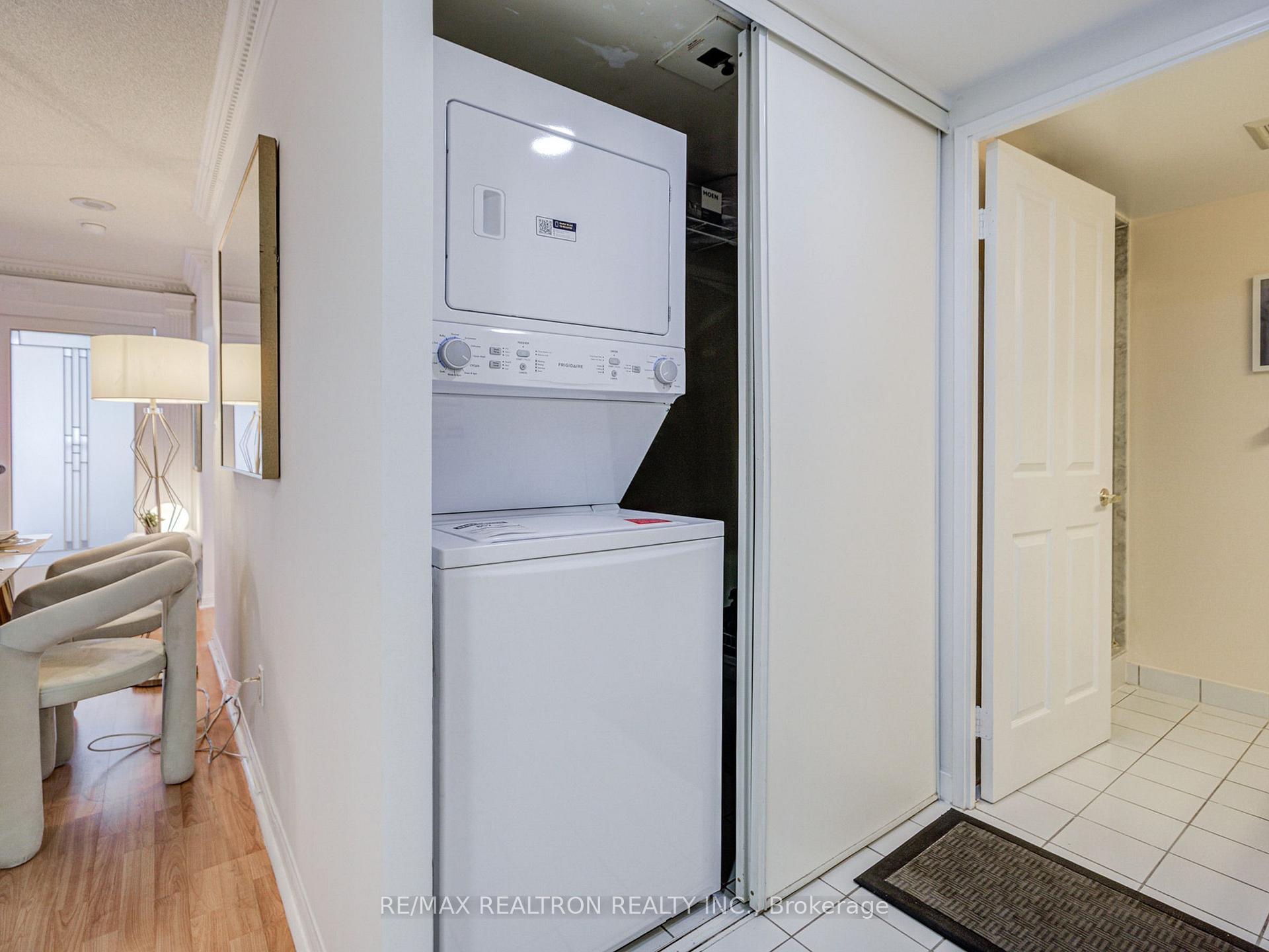 Photo 6 of Unit 1708, 88 Corporate Drive, Scarborough, Woburn — HOMEH