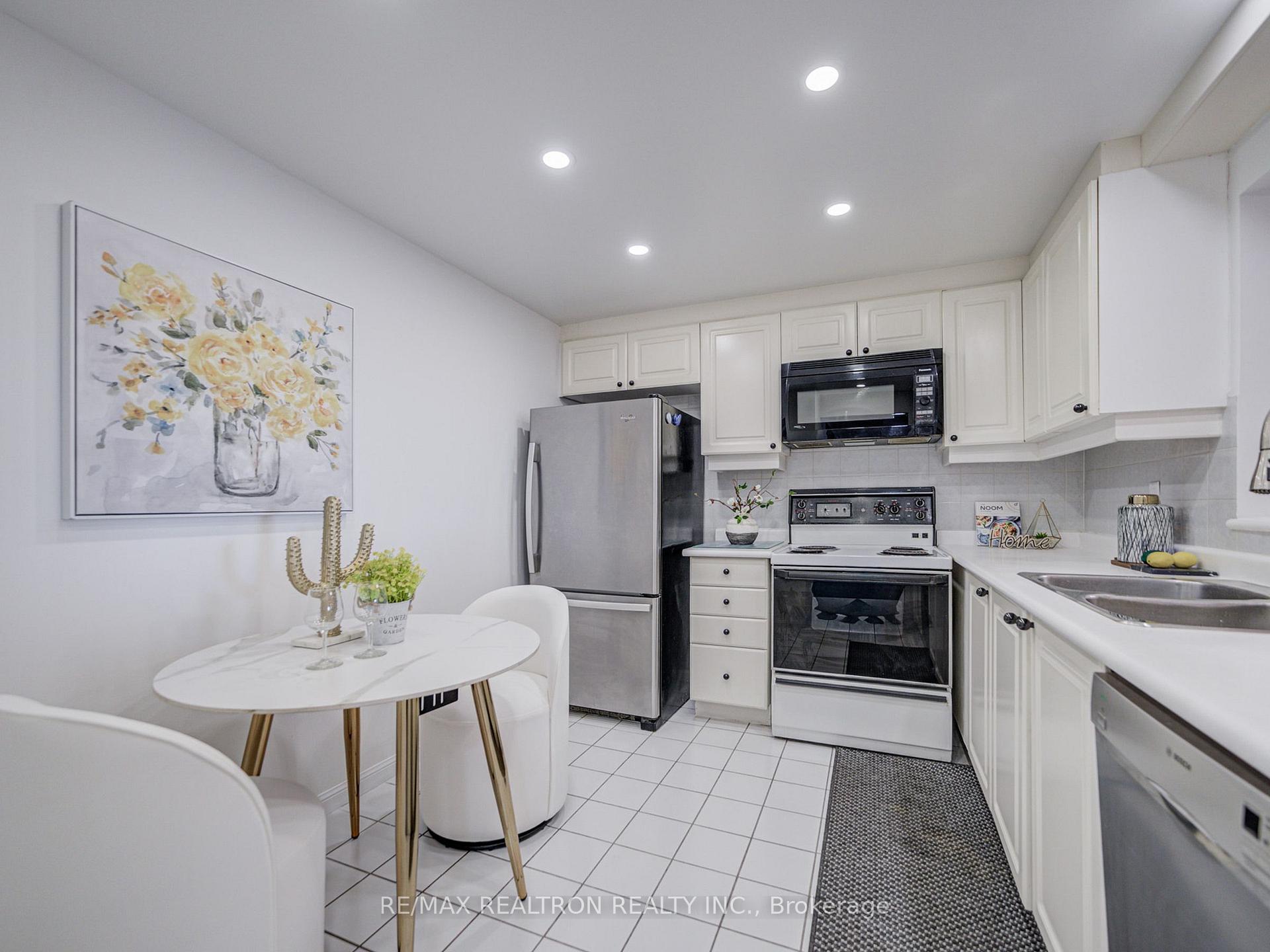Photo 15 of Unit 1708, 88 Corporate Drive, Scarborough, Woburn — HOMEH