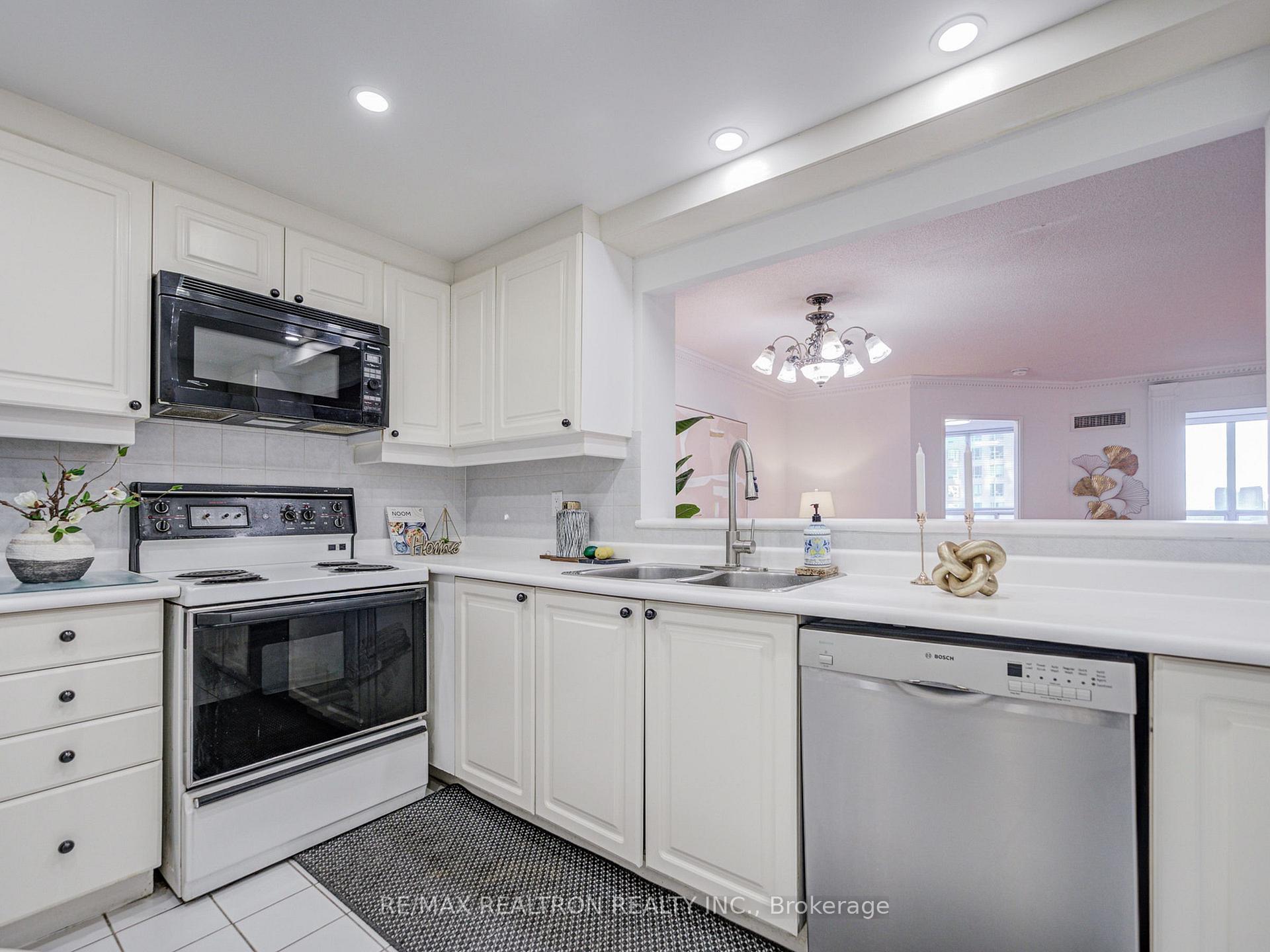 Photo 16 of Unit 1708, 88 Corporate Drive, Scarborough, Woburn — HOMEH