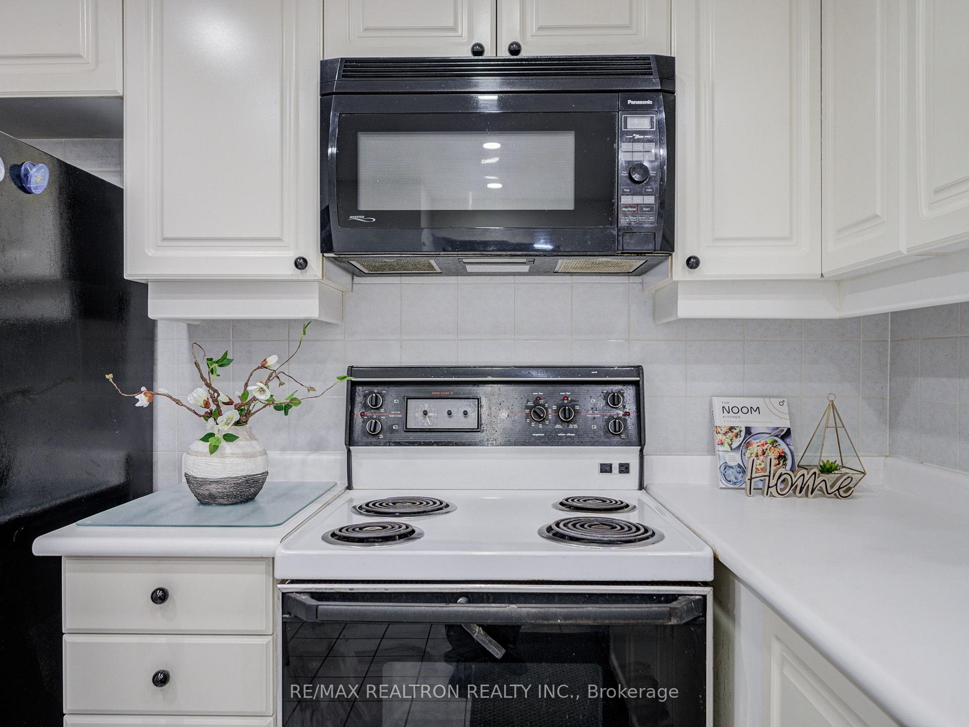 Photo 18 of Unit 1708, 88 Corporate Drive, Scarborough, Woburn — HOMEH