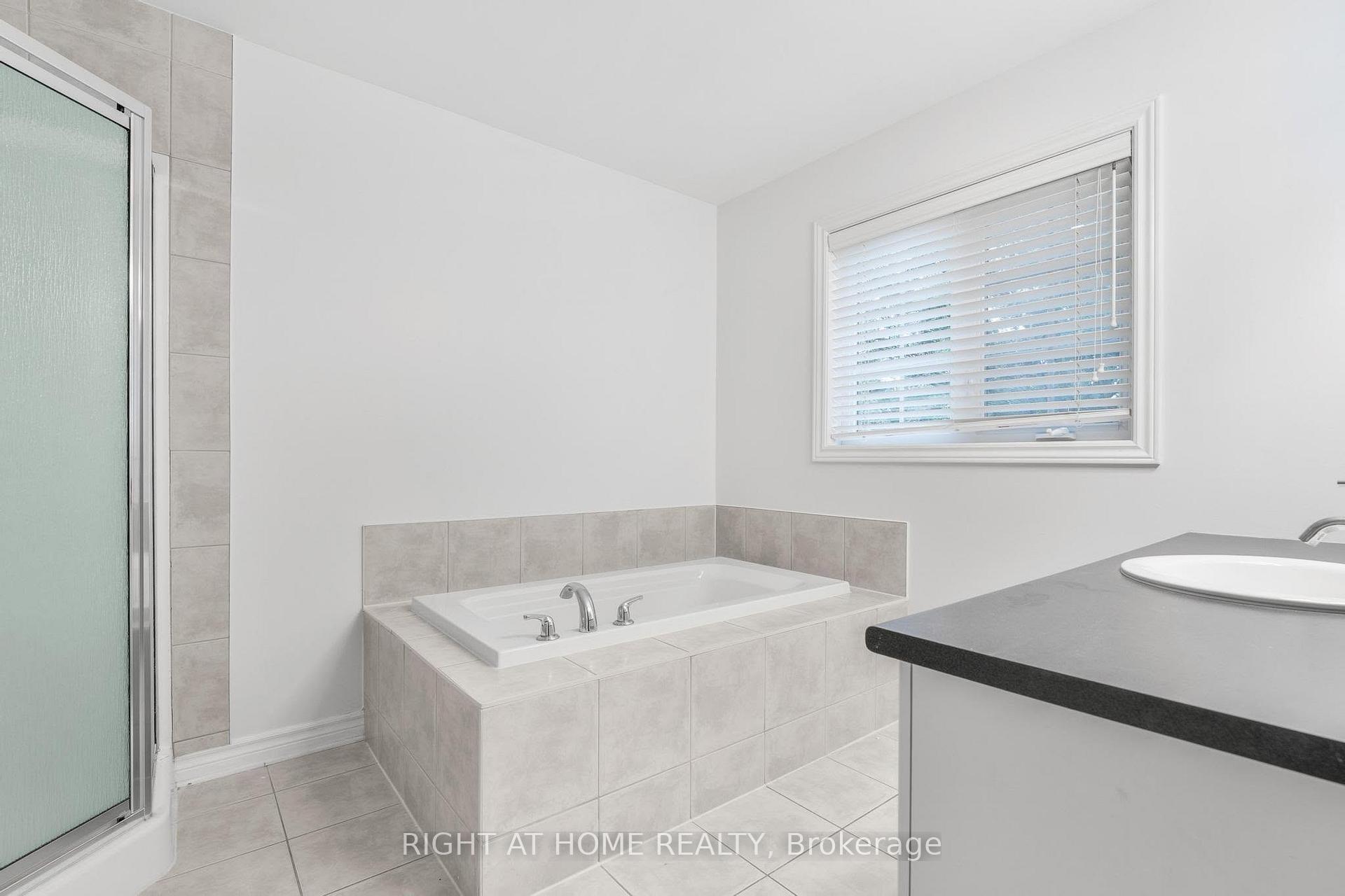 Photo 17 of 514 Cherokee Way, Ottawa, Stittsville (North) — HOMEH