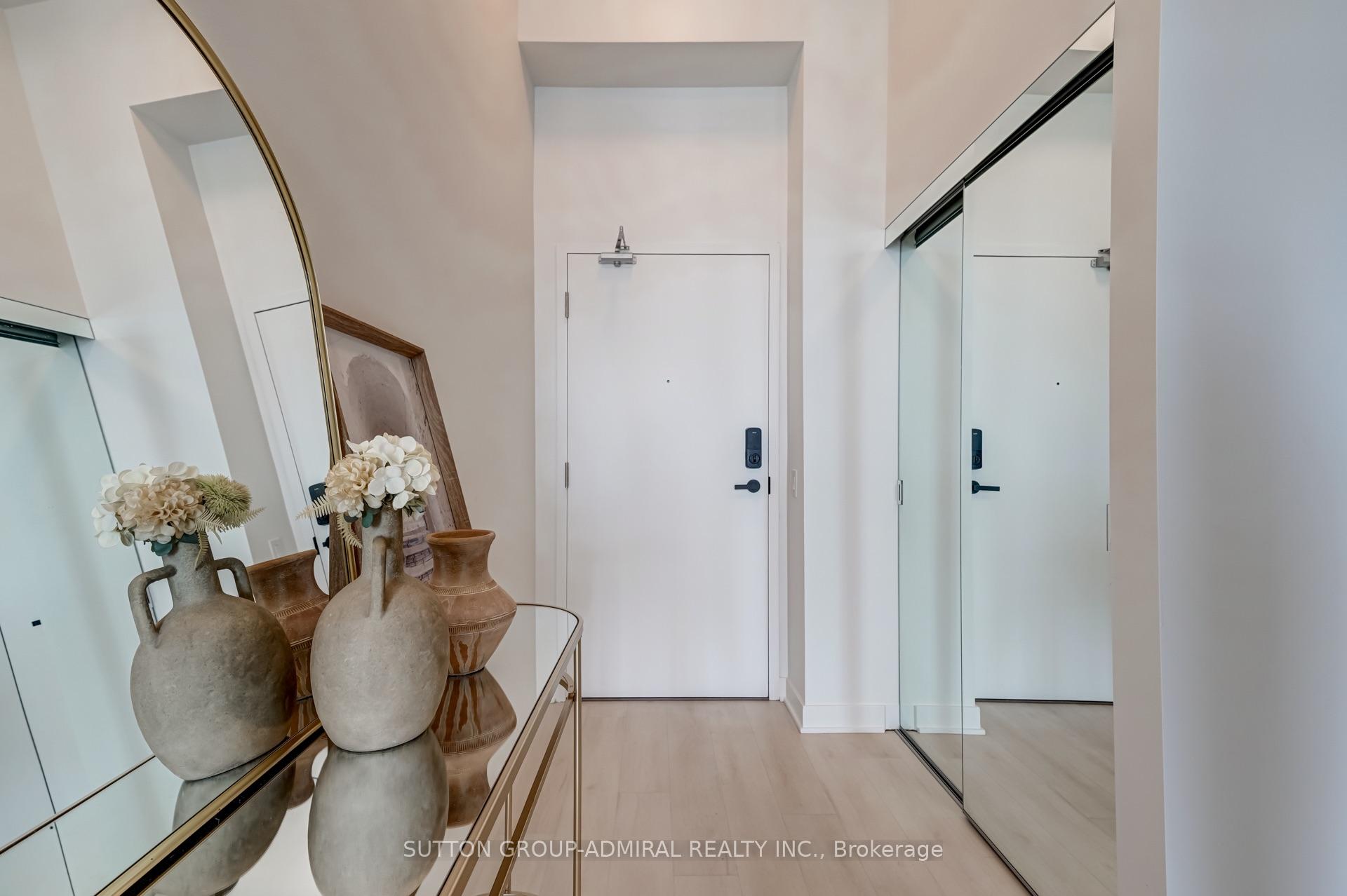 Photo 2 of Unit 2401, 3900 Confederation Parkway, Mississauga, City Centre — HOMEH