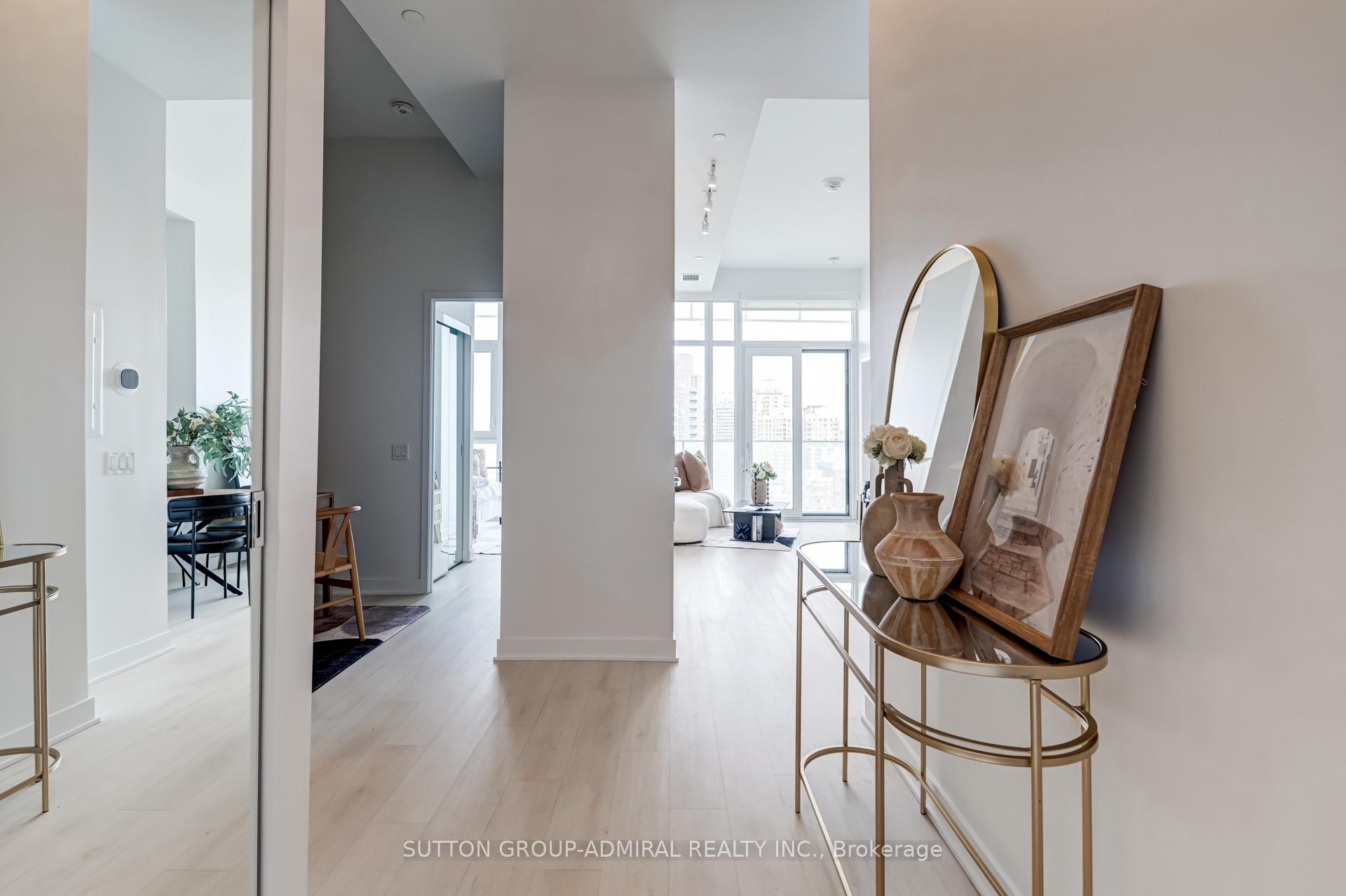 Photo 3 of Unit 2401, 3900 Confederation Parkway, Mississauga, City Centre — HOMEH