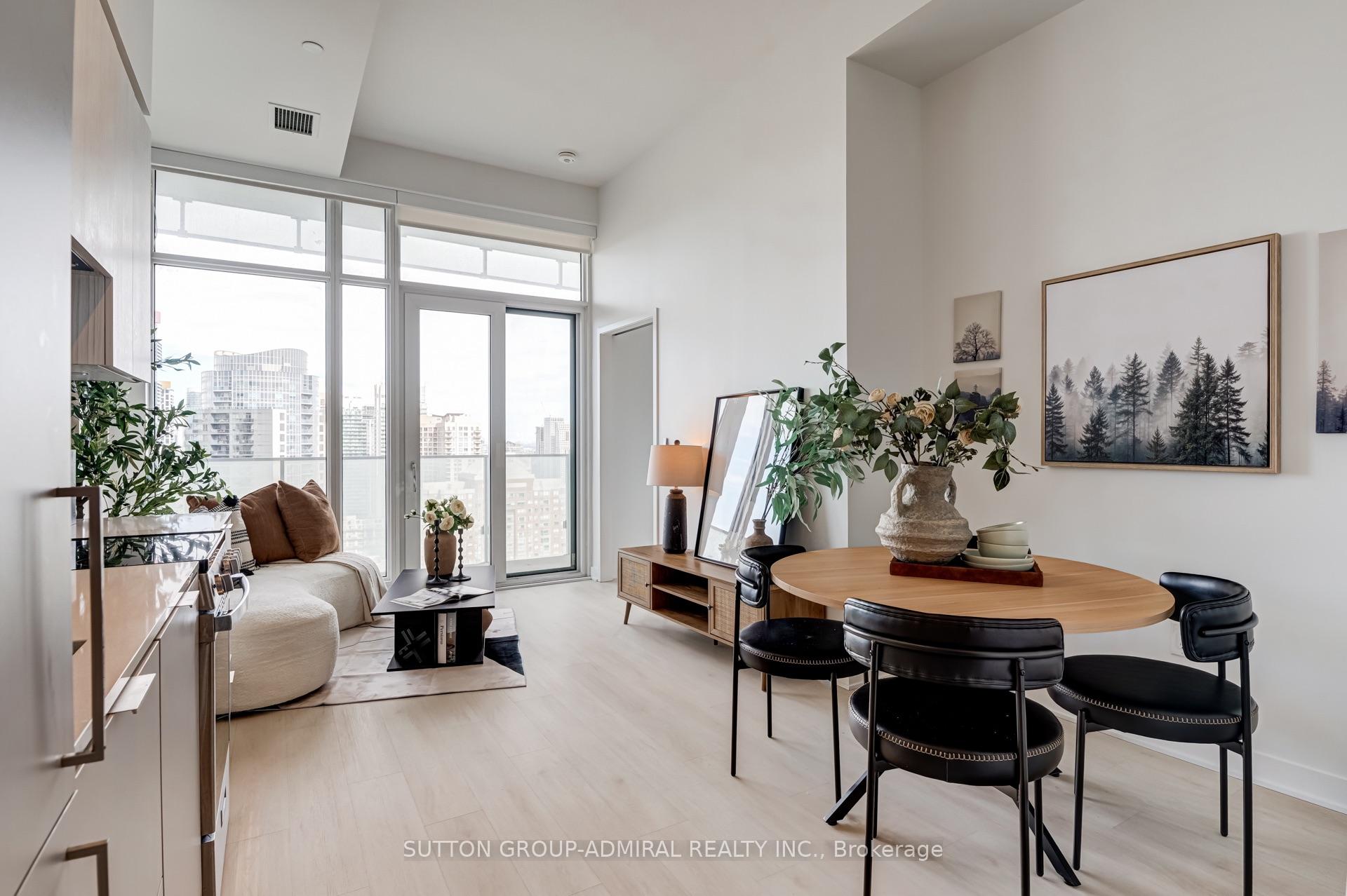 Photo 5 of Unit 2401, 3900 Confederation Parkway, Mississauga, City Centre — HOMEH