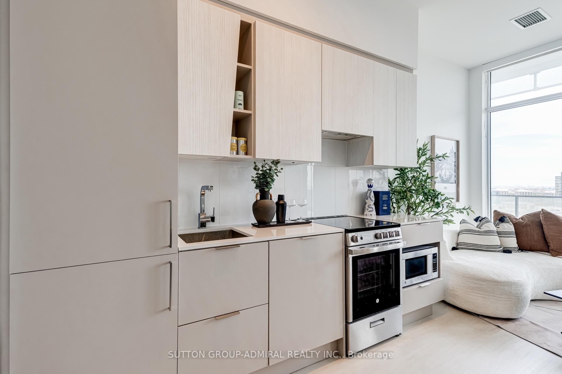 Photo 6 of Unit 2401, 3900 Confederation Parkway, Mississauga, City Centre — HOMEH