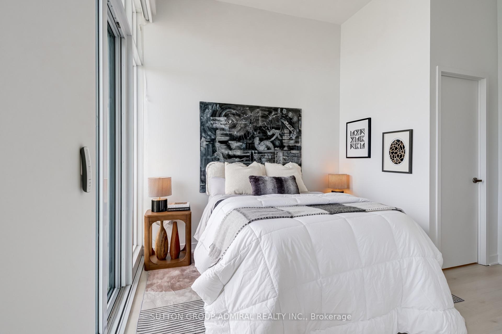 Photo 14 of Unit 2401, 3900 Confederation Parkway, Mississauga, City Centre — HOMEH